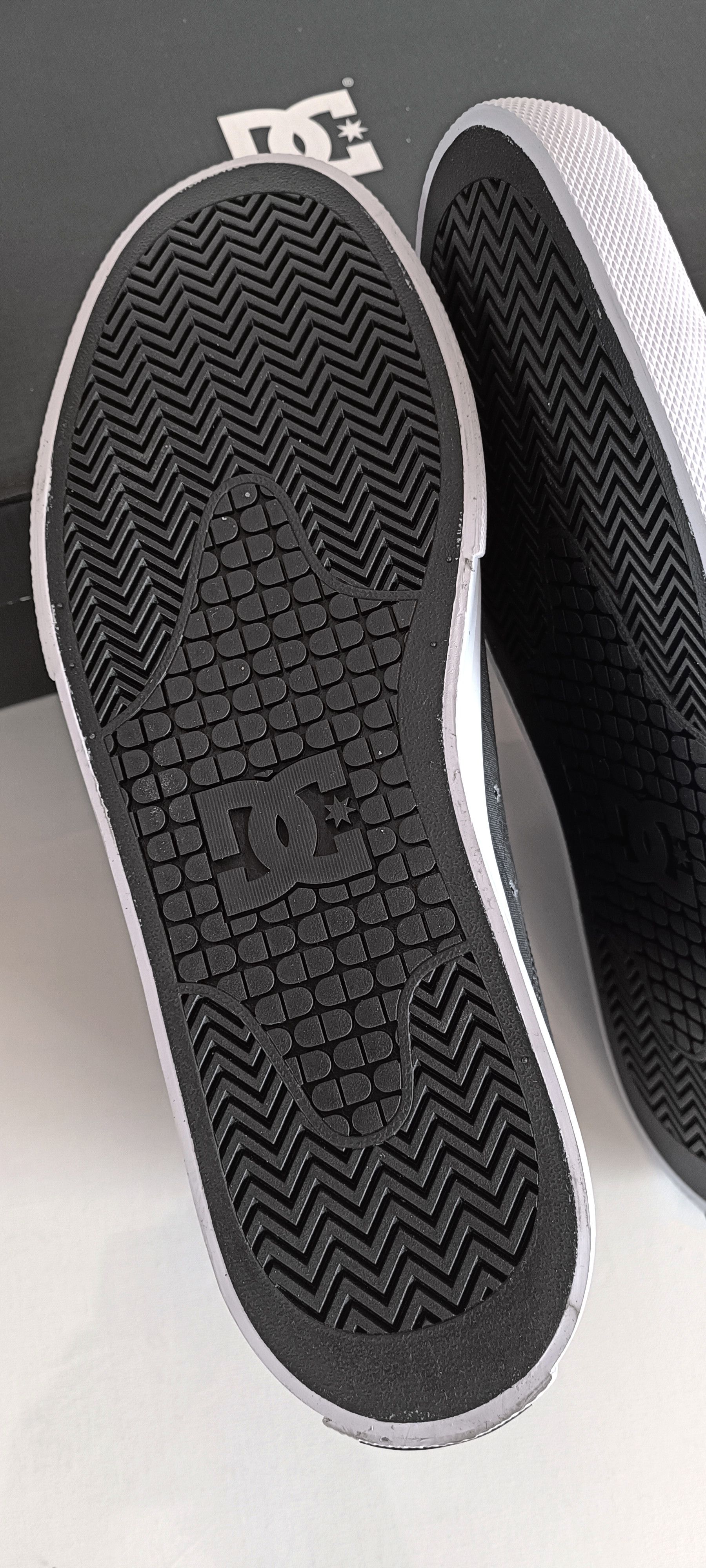 DC DC Shoes — Manual Hi Txse 'Dark Grey' w. DC Cap Size US 12 / EU 45 - 15 Thumbnail