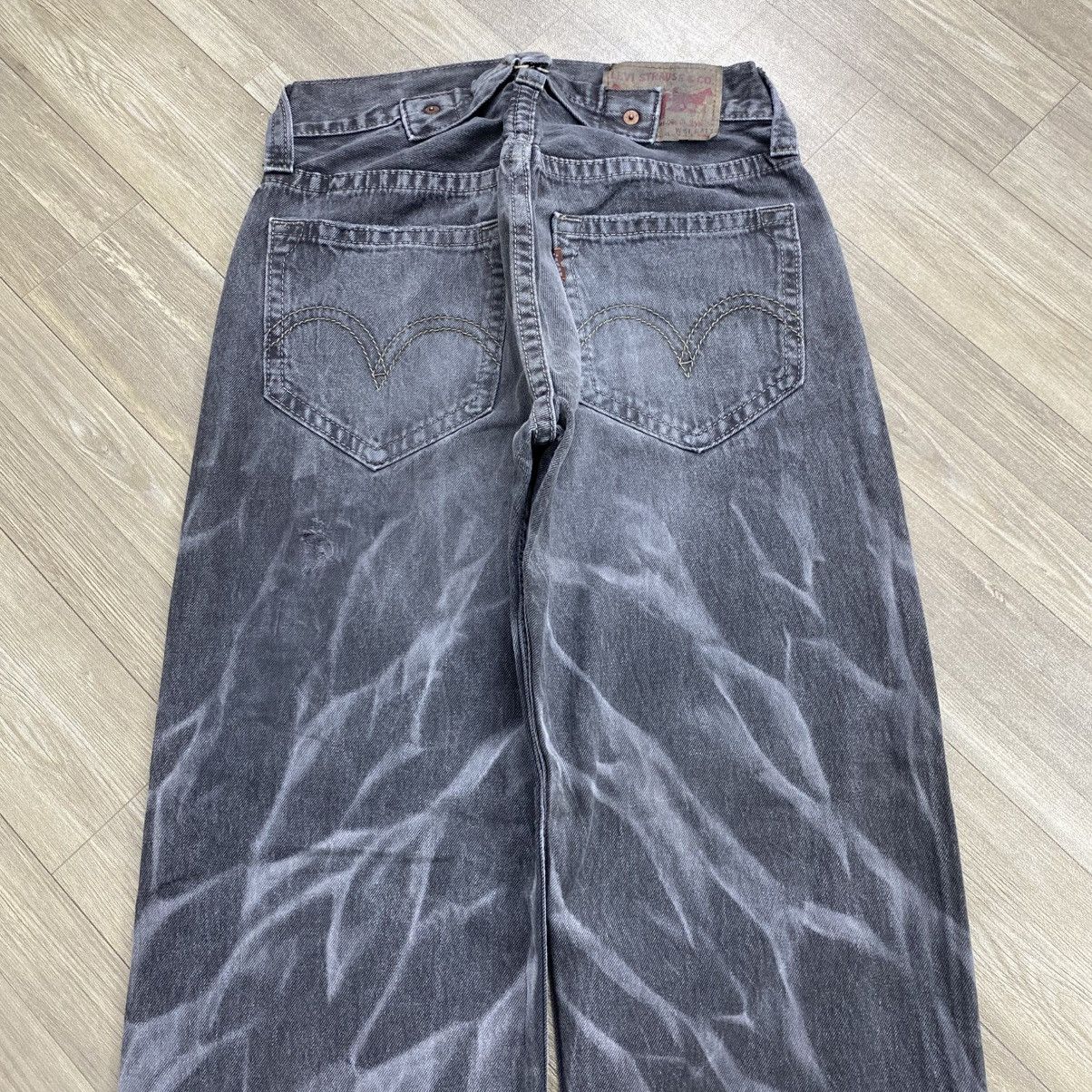 Levi's Vintage Clothing Y2K Vintage Levis Clawmark Grunge Black Faded Baggy Jeans Size US 27 - 13 Thumbnail