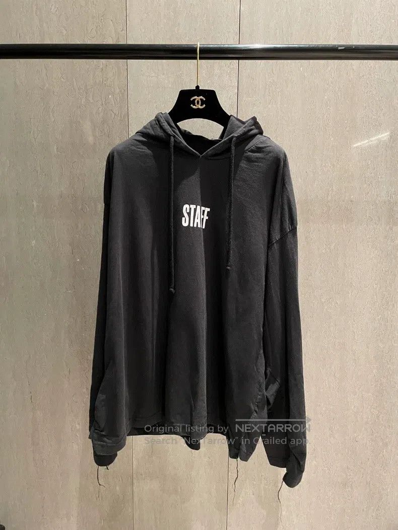 Vetements Vetements Letter Logo Hoodie Size US S / EU 44-46 / 1 - 1 Thumbnail