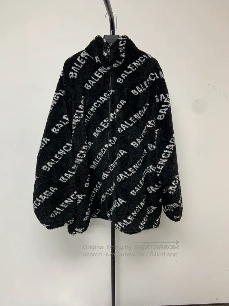 Balenciaga Stand Collar Raglan Sleeve Loose Faux Fur Jacke