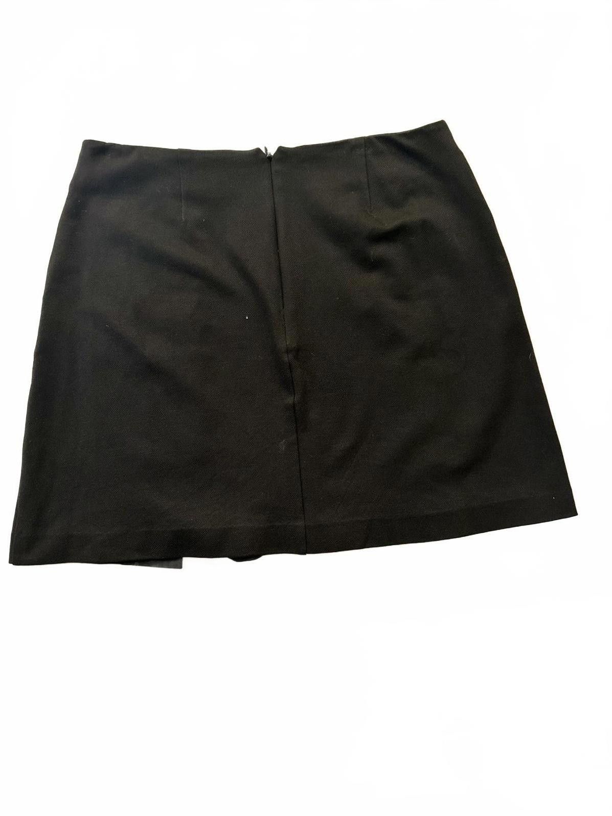 Designer Chic Black Button-Up Mini Skirt Size 28" / US 6 / IT 42 - 4 Thumbnail