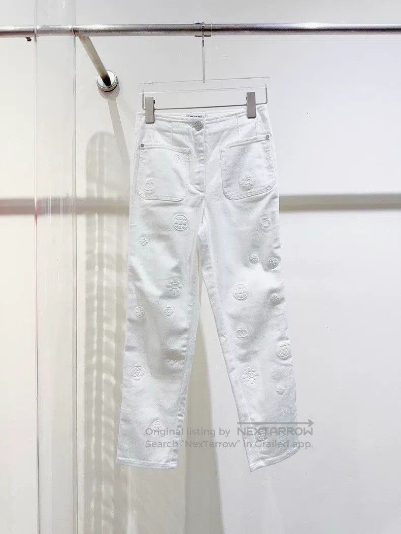 Chanel Chanel 21P white camelia relief jeans Size 42" / US 20 - 1 Thumbnail