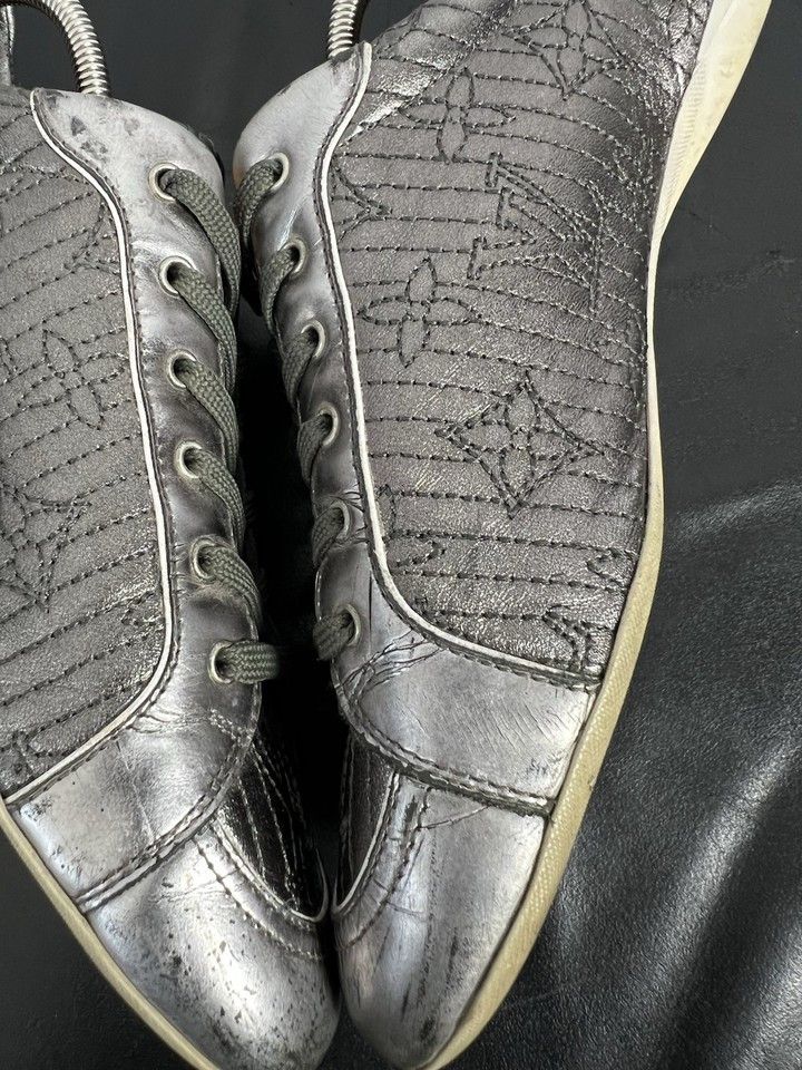 Louis Vuitton Louis Vuitton Women's Leather Sneakers Silver Size 38 Size US 8 / IT 38 - 6 Thumbnail