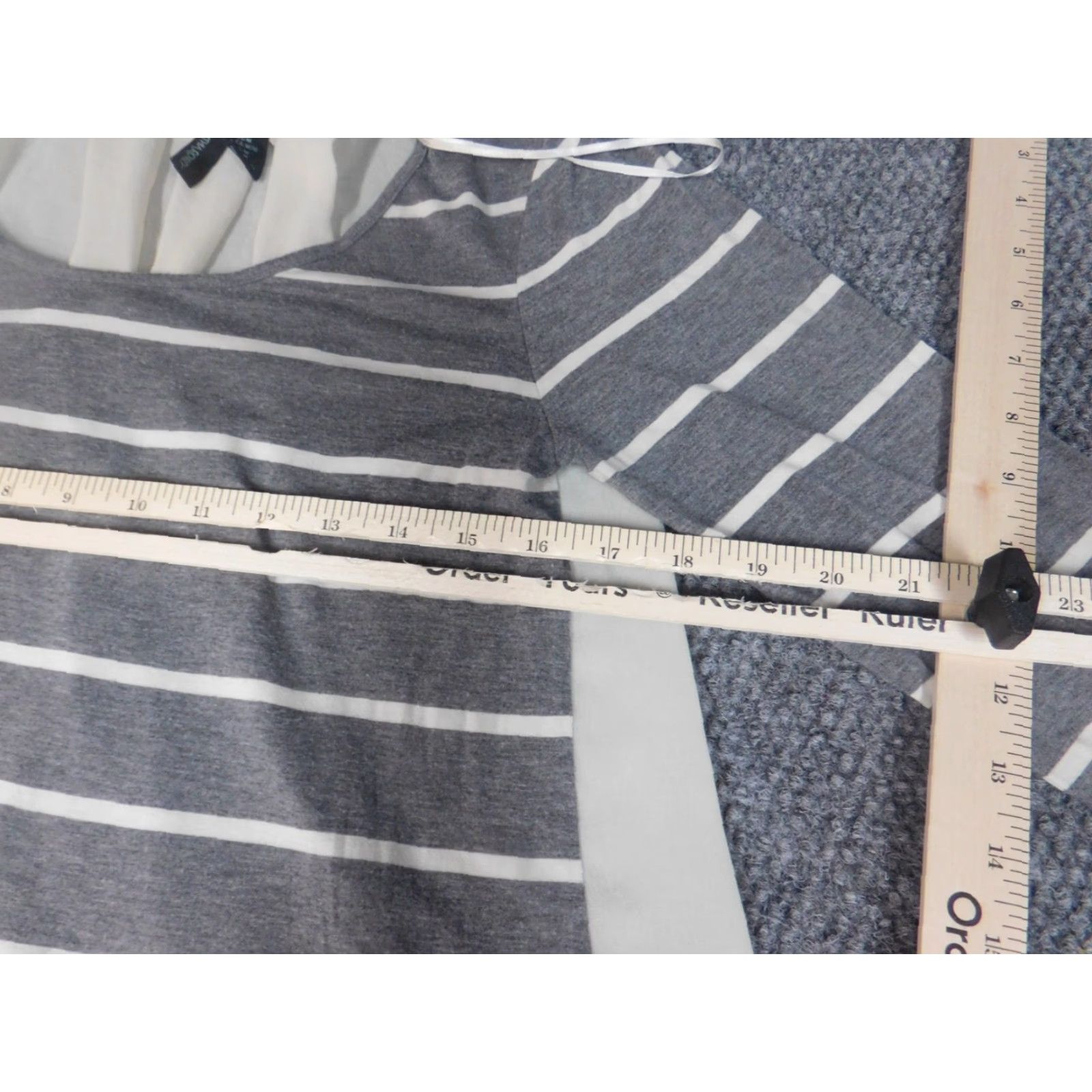 Cynthia Rowley Cynthia Rowley Blouse M Gray Striped Rayon Crew Neck Long Sleeve Cap Sleeve Casual Regular Women M Size M / US 6-8 / IT 42-44 - 4 Thumbnail