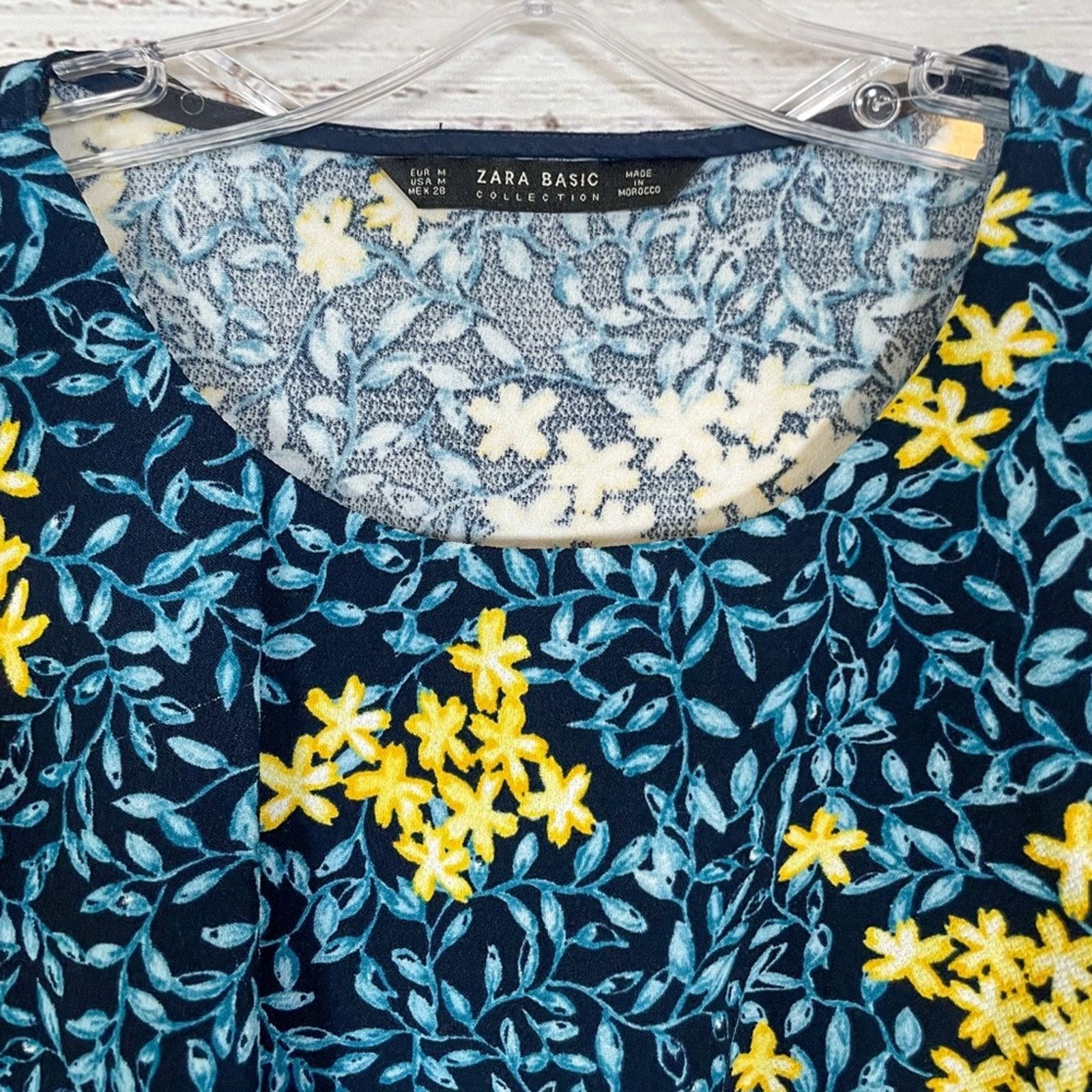 Zara Zara Navy Floral Tiered Front Festival Crop Top EUC Medium Size M / US 6-8 / IT 42-44 - 3 Thumbnail