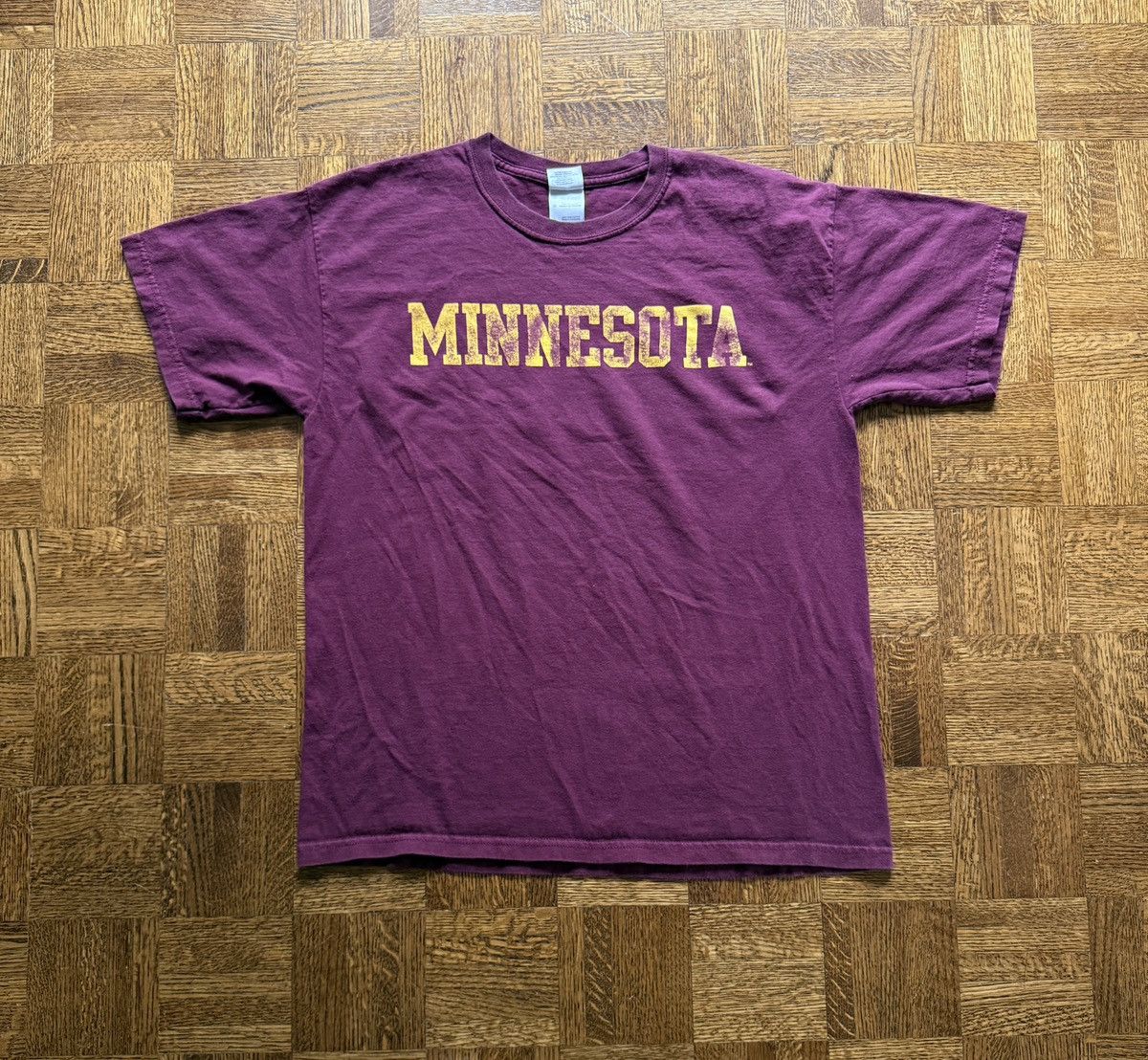 Vintage Vintage Y2K University of Minnesota Faded Graphic Tee Size US L / EU 52-54 / 3 - 1 Thumbnail