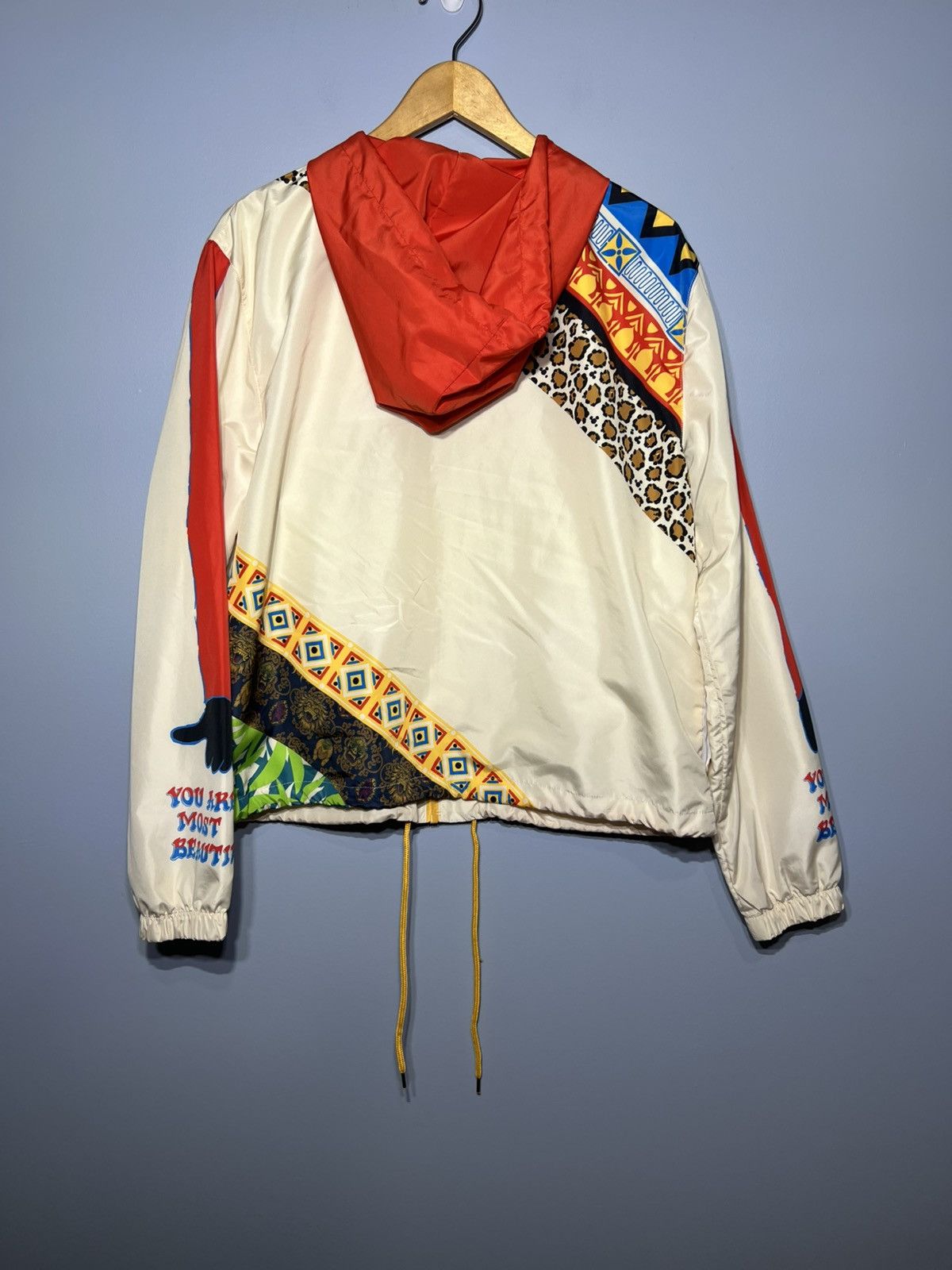 Disney 2019 Disney Parks Animal Kingdom Ficha Fellow Windbreaker Size US L / EU 52-54 / 3 - 4 Thumbnail