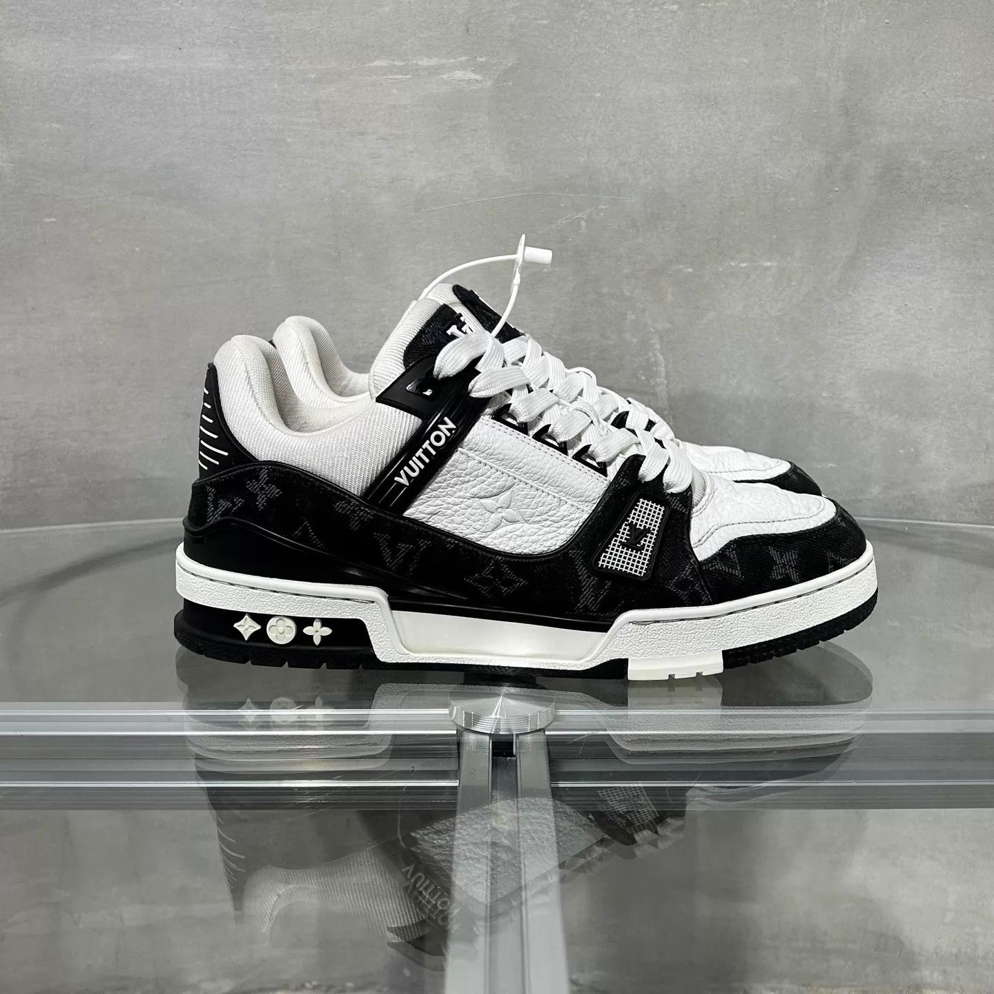 Louis Vuitton LV Trainer Black & White Denim UK6.5/40.5 Size US 7.5 / EU 40-41 - 4 Thumbnail