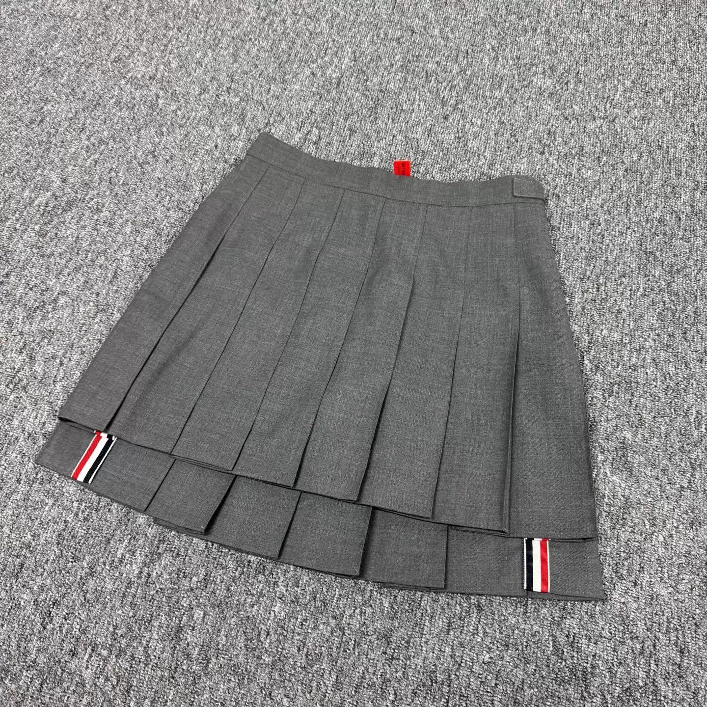 Thom Browne TB Pleated Skirt Gray Red White Blue Stripe 42 Size 28" / US 6 / IT 42 - 3 Thumbnail