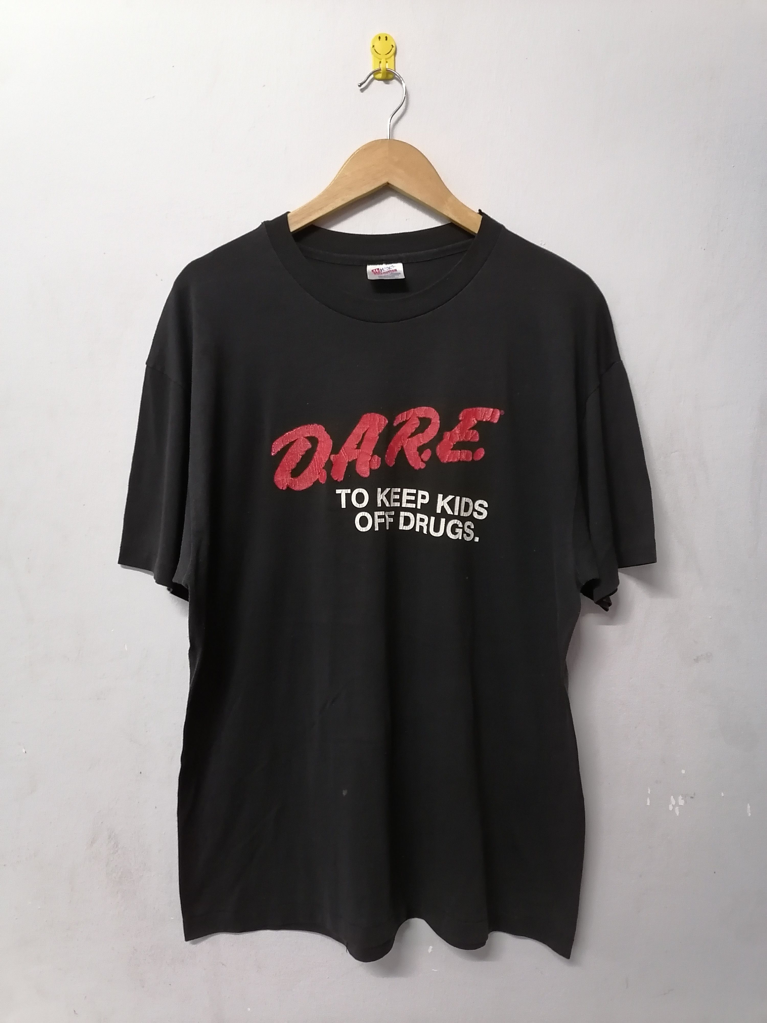 D.A.R.E × Vintage Vintage 90s D.A.R.E "To Keep Kids Off Drugs" Black Tee Size US L / EU 52-54 / 3 - 1 Thumbnail