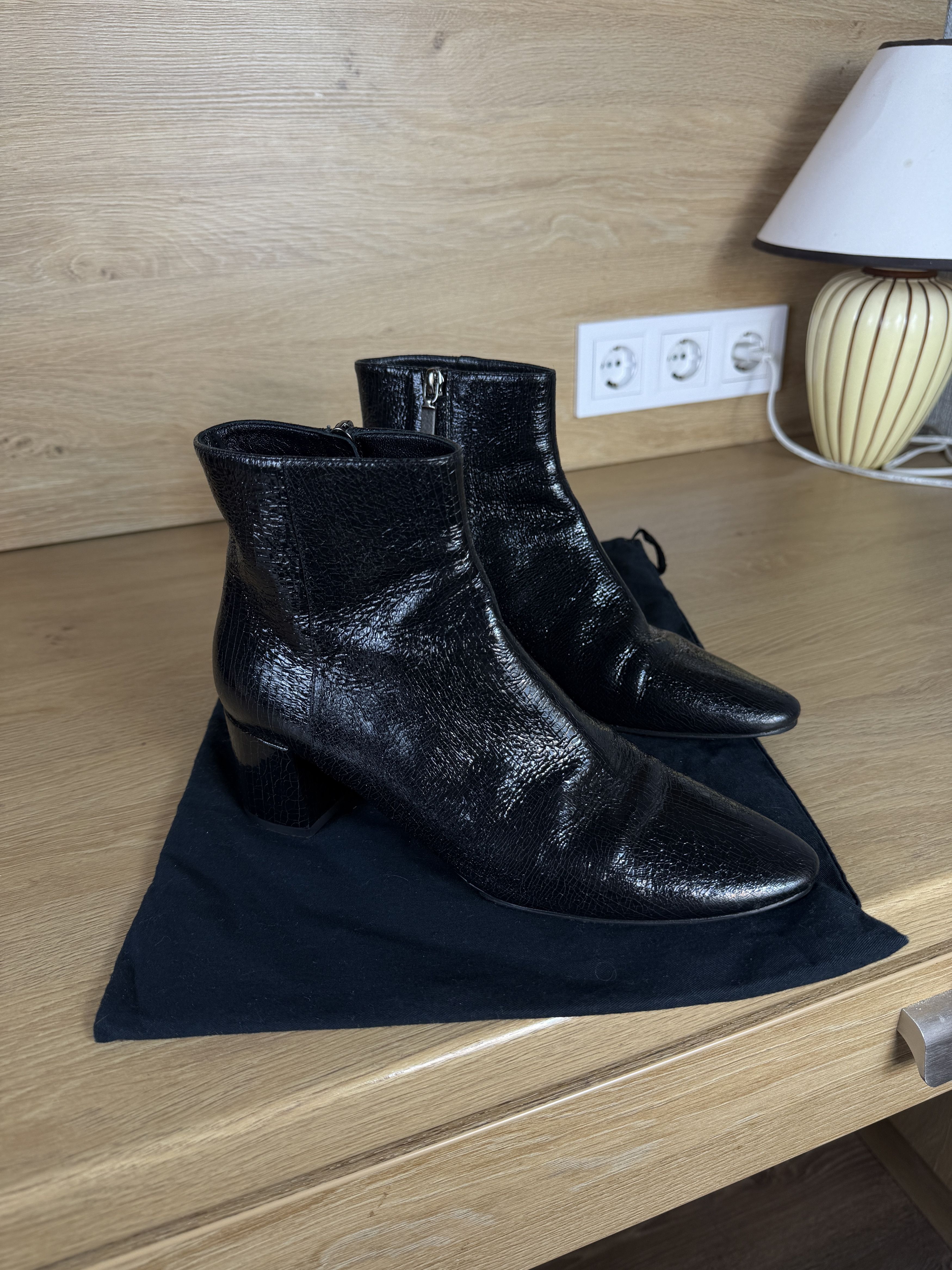 Saint Laurent Paris Saint lauren Loulou Cracked Black Leather Ankle Boots shoes Size US 7.5 / IT 37.5 - 1 Thumbnail
