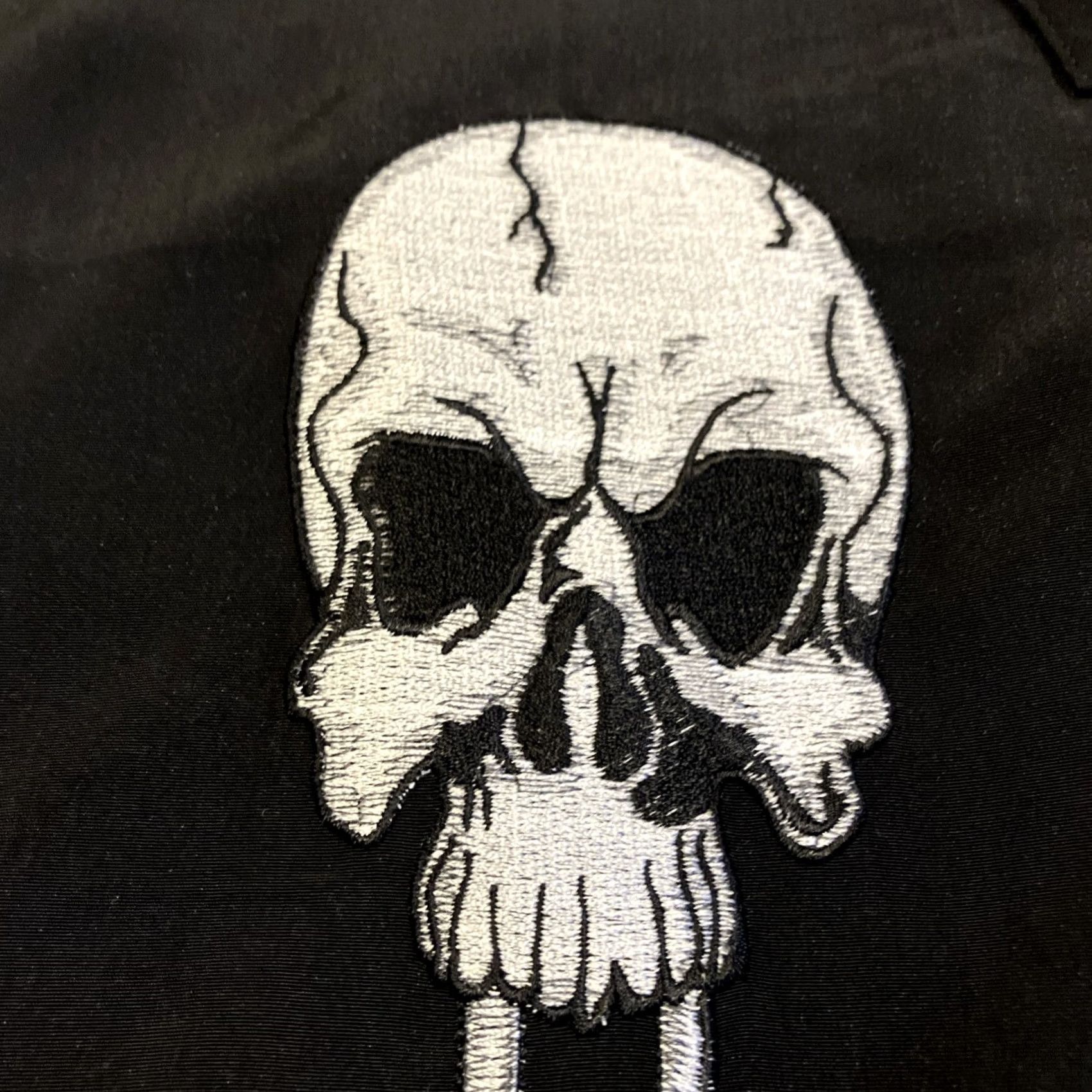 Vintage VINTAGE Dragonfly Shirt Skull Chains Embroidered Short Sleeve Button Up L Black Mens Regular Graphic Print 90s Theme Neck Collar Spread Size US L / EU 52-54 / 3 - 2 Thumbnail