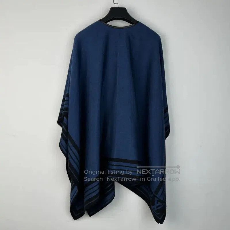 Louis Vuitton Louis Vuitton Ladies Deep Blue Knit Top . Size XXS / US 00 / IT 34 - 2 Thumbnail