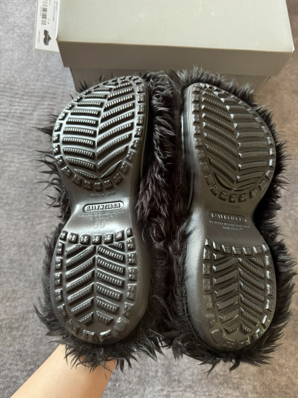 Balenciaga Balenciaga fur crocs Size US 8 / EU 41 - 3 Thumbnail