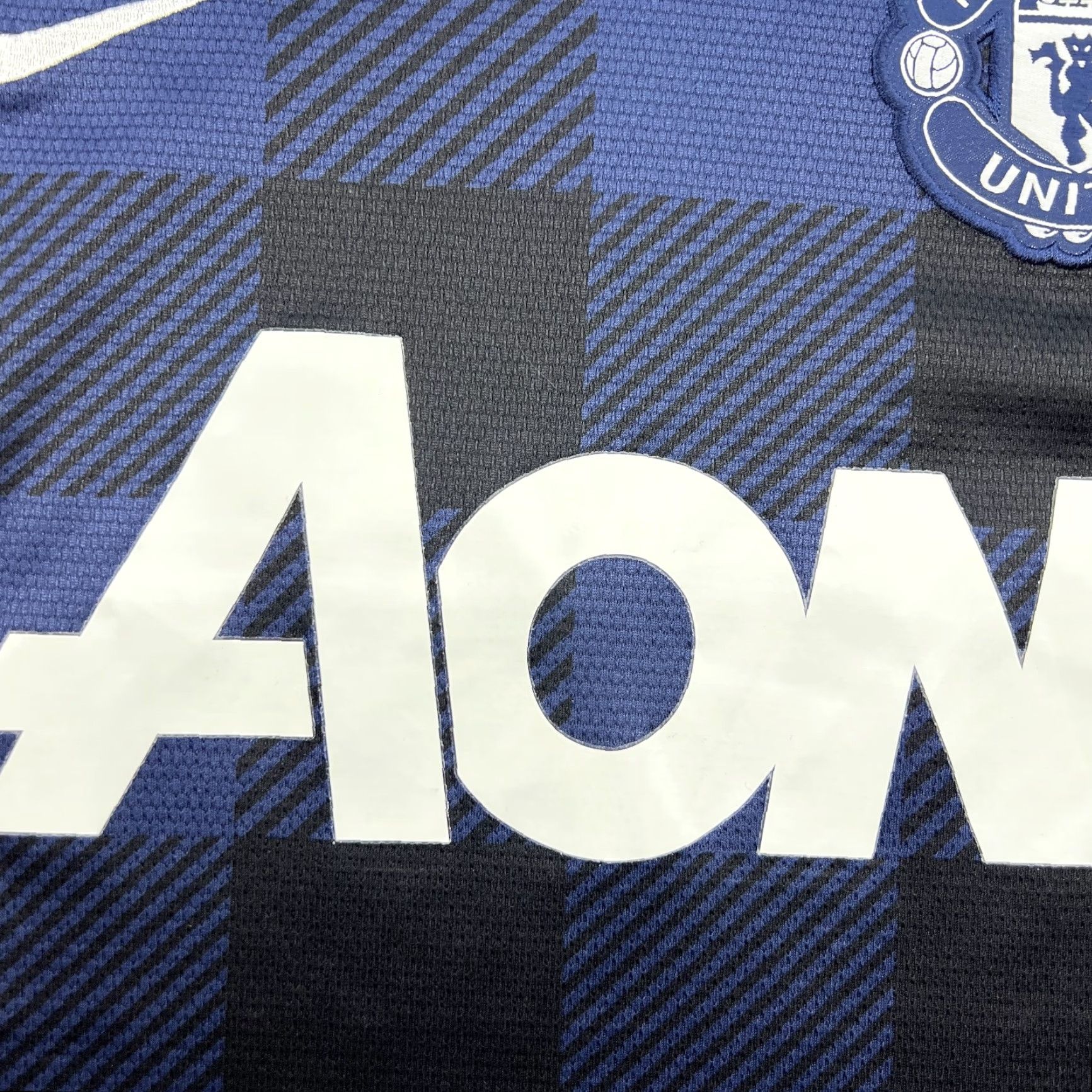 Nike Manchester United 2013 2014 Away Football Jersey Large Shirt Nike Men L Blue Short Sleeve Moisture Wicking Quick Dry Jersey Sportsกิจ Size US L / EU 52-54 / 3 - 5 Thumbnail