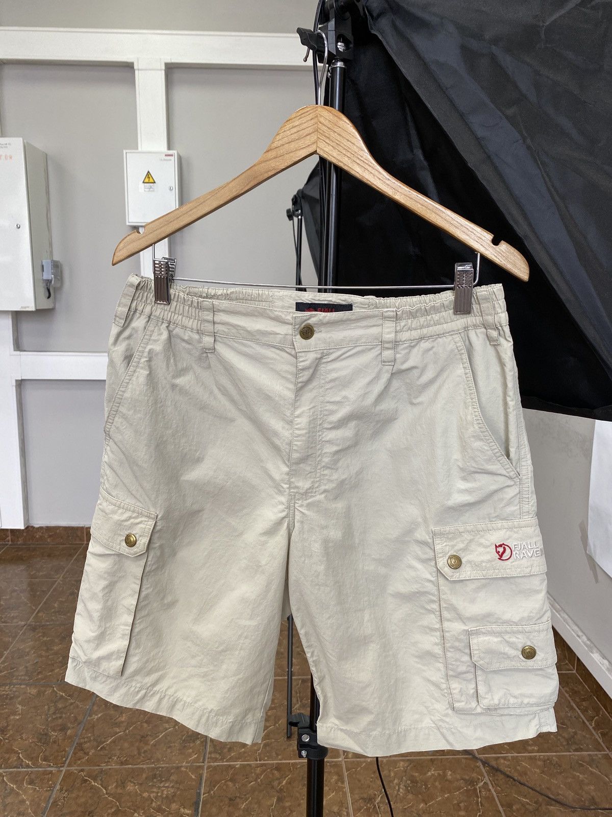 Fjallraven Vintage 90s Fjallraven Shorts Rare Retro Hype Y2K Size US 32 / EU 48 - 1 Thumbnail