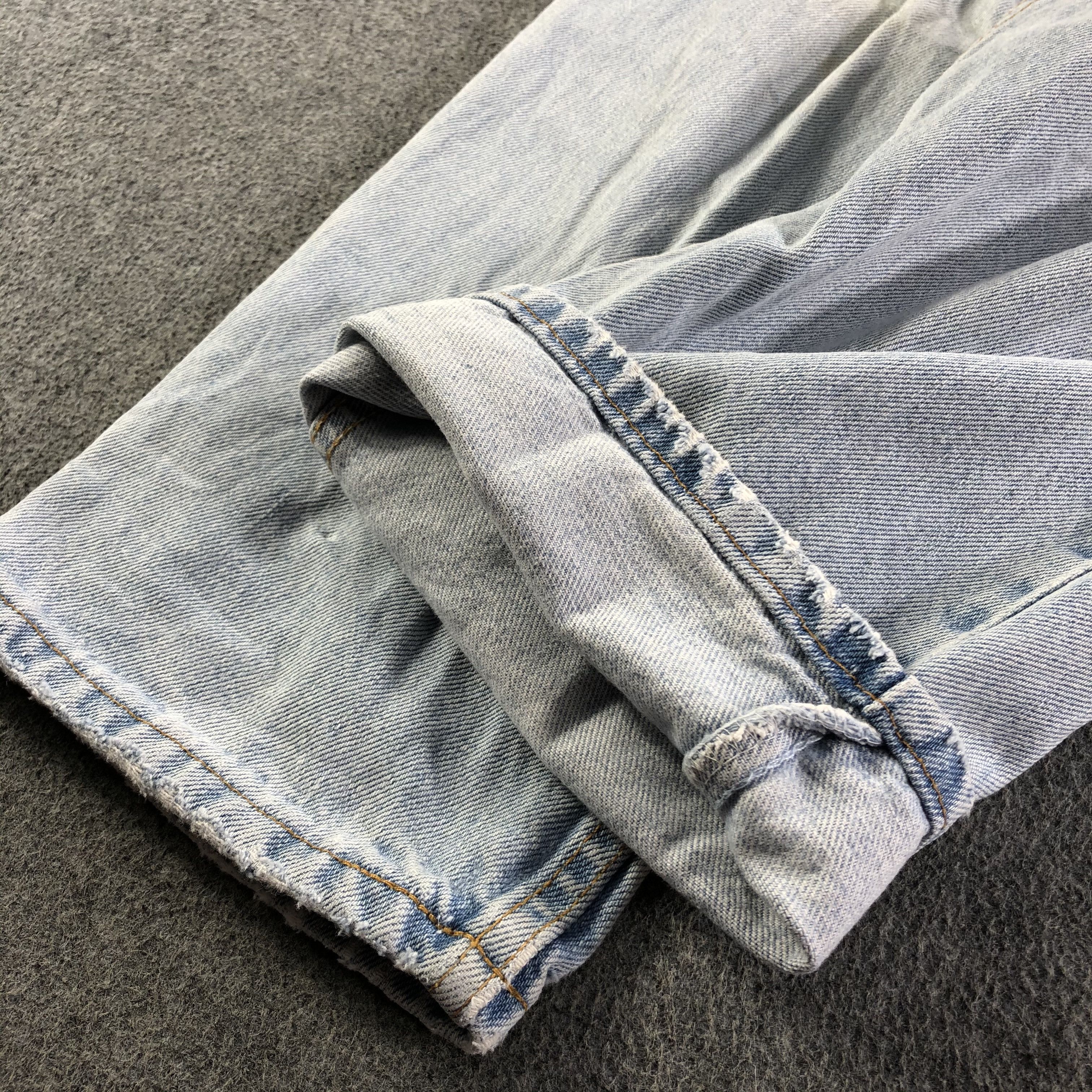 Levi's 90s Vintage Light Wash Levis 550 Jeans-J3697 Size US 33 - 7 Thumbnail