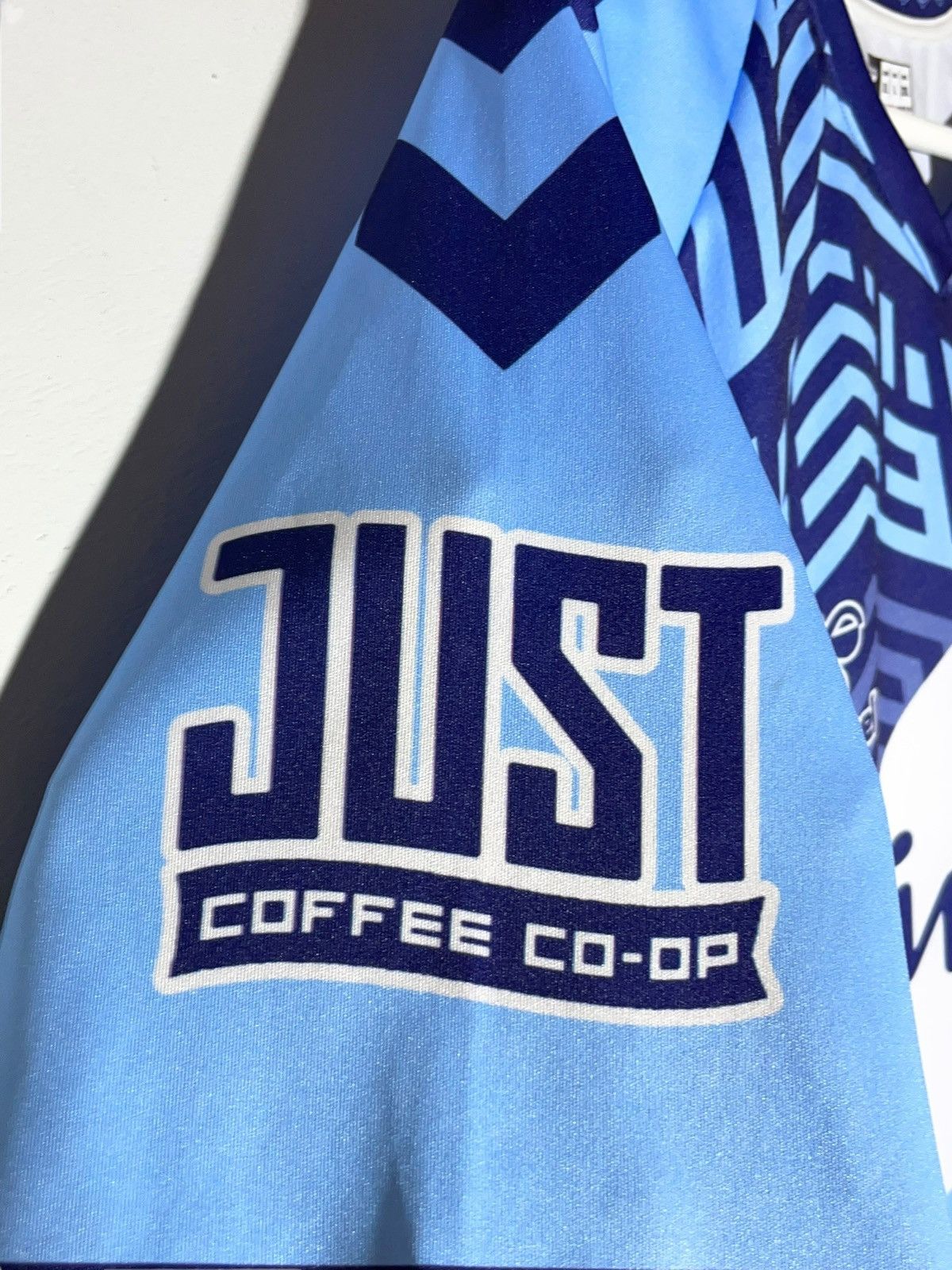 Hummel Forward Madison FC Hummel 2024 Home Football Shirt Soccer Size US XL / EU 56 / 4 - 5 Thumbnail