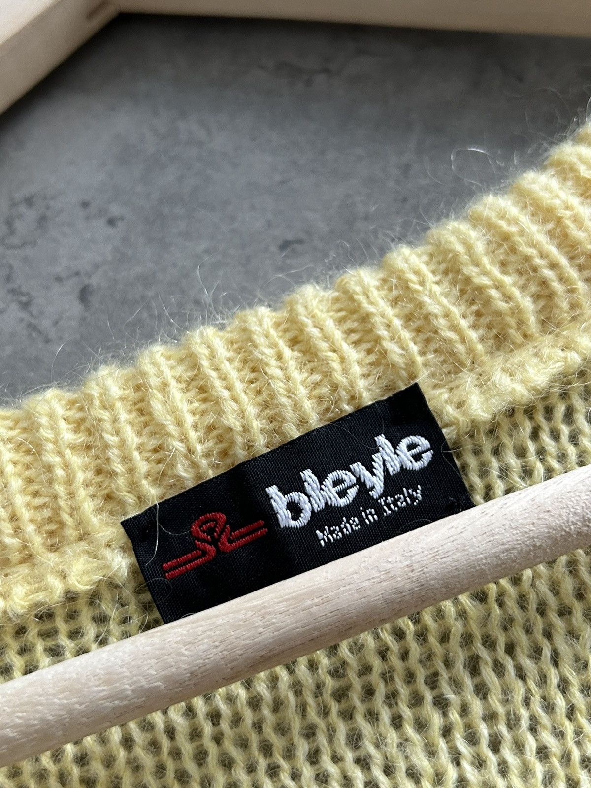 Vintage Beautiful Yellow Vintage Wool Alpaca Sweater Italian Size M / US 6-8 / IT 42-44 - 11 Thumbnail