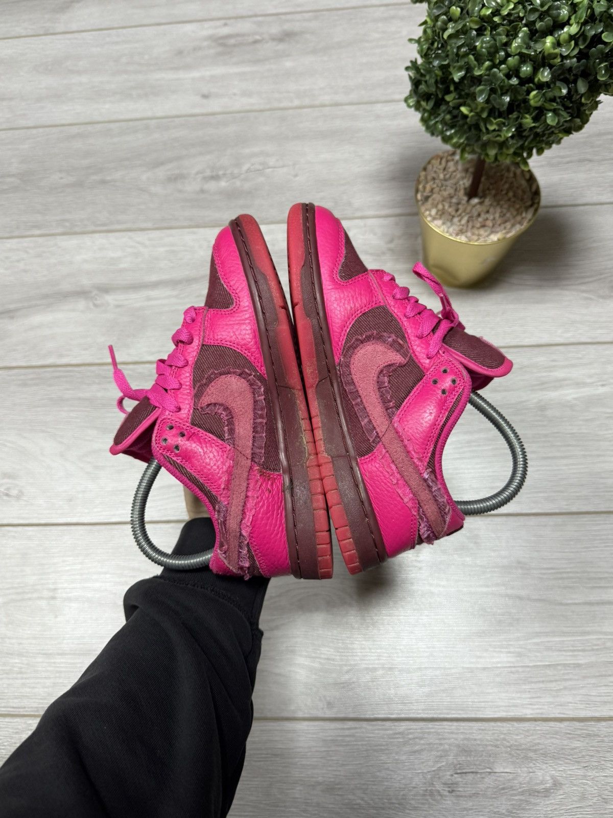 Nike Nike Dunk SB Low Valentine’s Day lace sneakers shoes Size US 5.5 / IT 35.5 - 4 Thumbnail