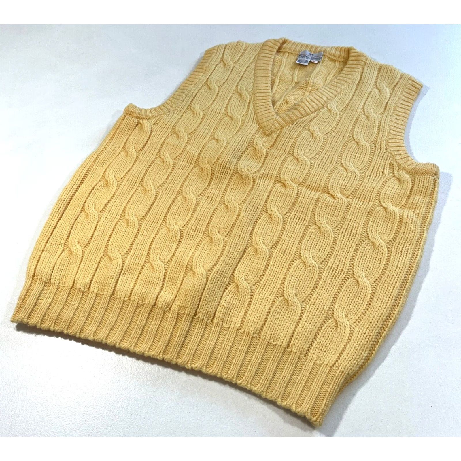 Neiman Marcus VINTAGE Neiman Marcus Men's Sweater Vest Shirt 90s Preppy Yellow Wool Knit Vest Mens M Size US M / EU 48-50 / 2 - 4 Thumbnail