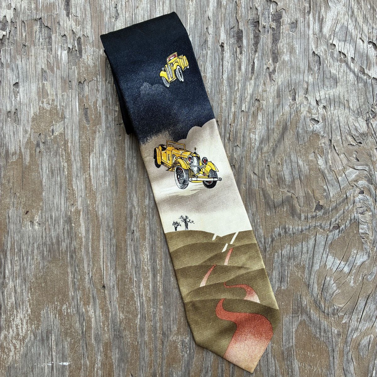 Other Regency Silk Novelty Tie Yellow Classic Car Scenic Print Size ONE SIZE - 1 Thumbnail