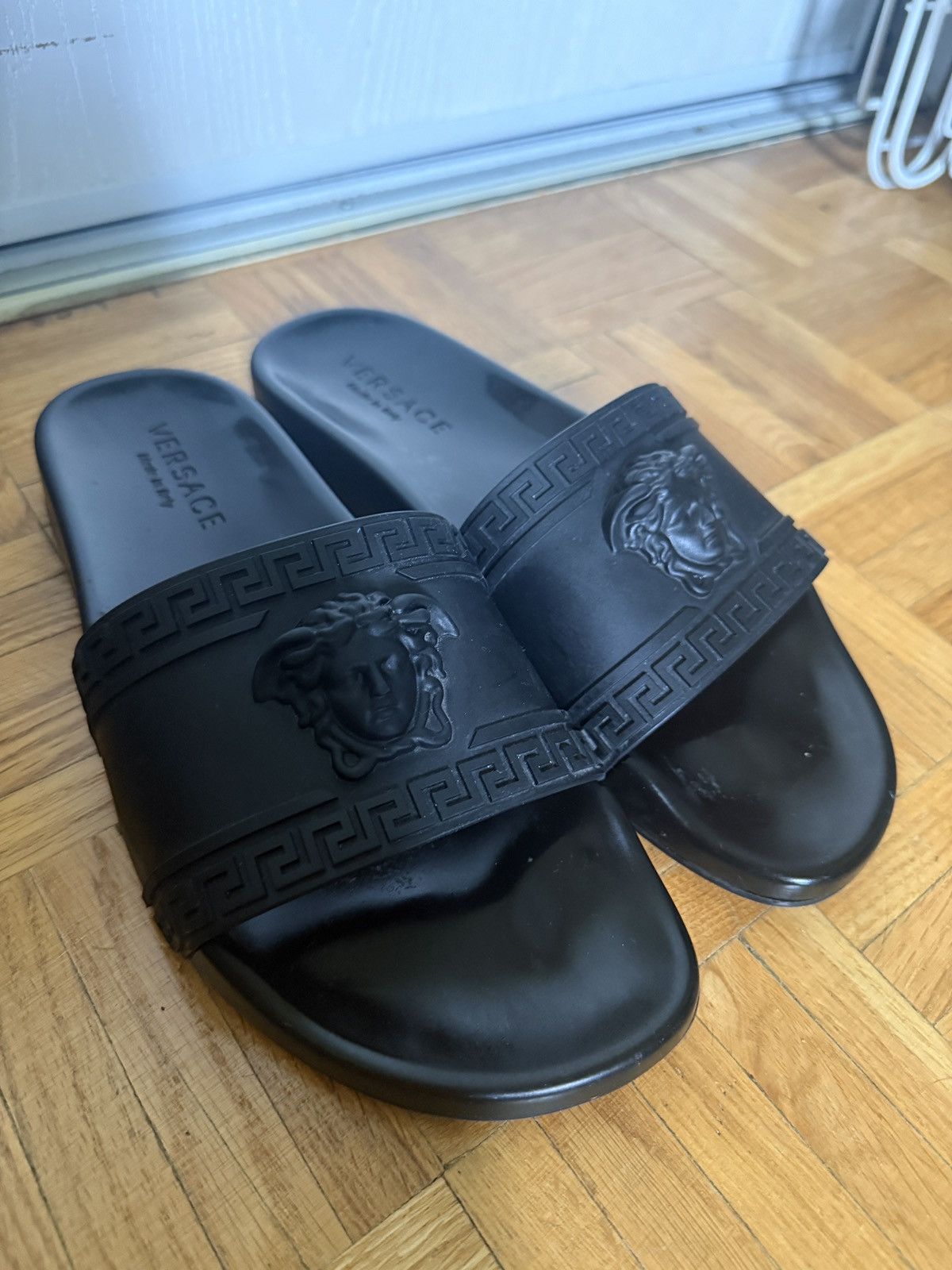 Versace Versace La Medusa Palazzo Rubber Slides Size US 9 / EU 42 - 1 Thumbnail