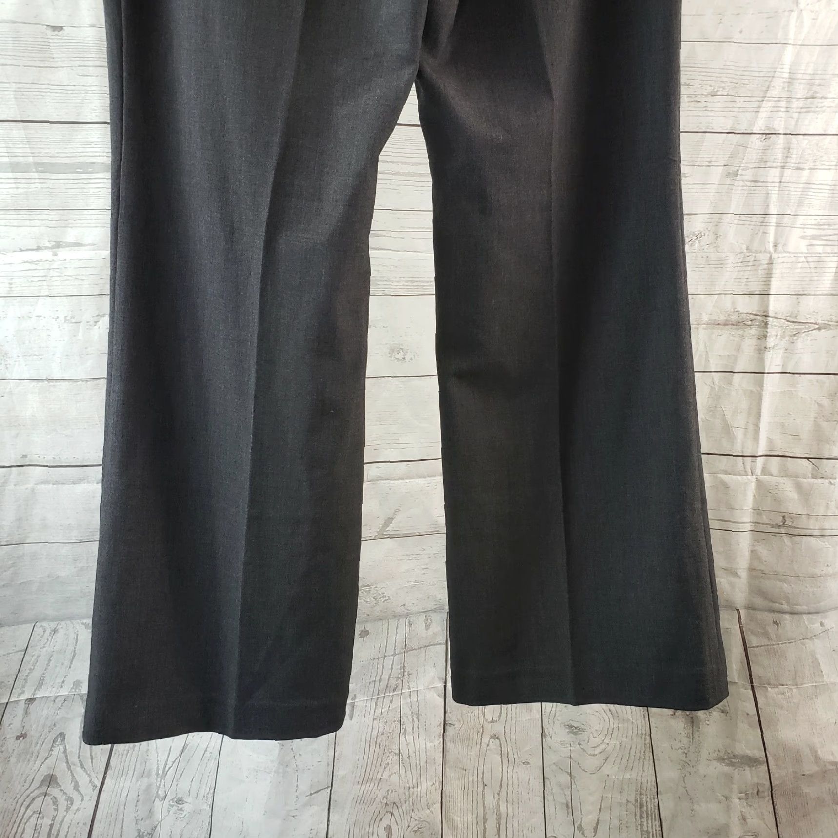 Vintage Chico's Womens Trouser Pants 10 Gray Mid Rise Polyester Blend Dress Pants Women size 10 Gray Polyester Blend Mid Rise 30in Inseam Mens? Women? Size 32" / US 10 / IT 46 - 4 Thumbnail