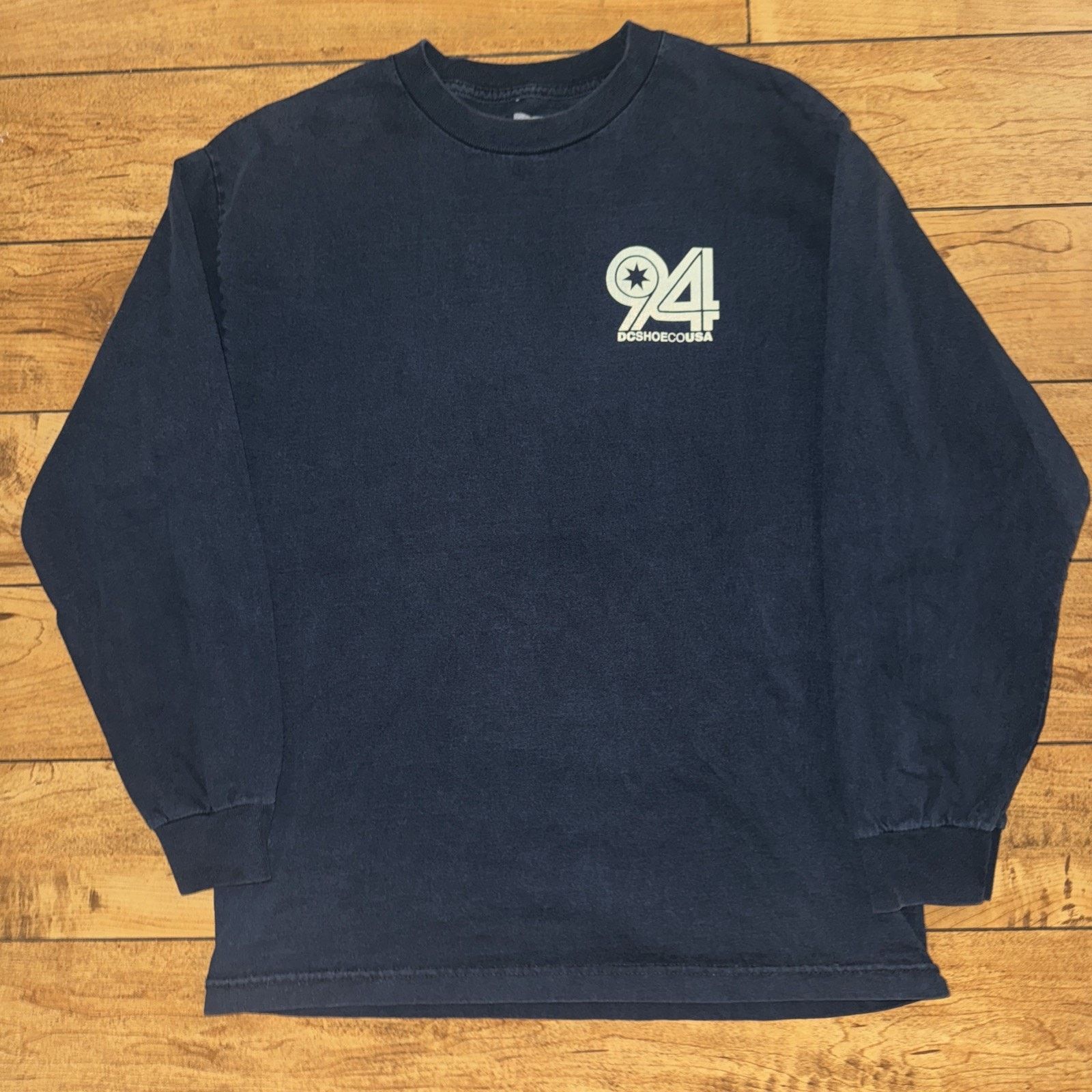 DC × Vintage Vintage DC Shoes USA Long Sleeve T-Shirt Blue Med 20x26 Size US M / EU 48-50 / 2 - 1 Thumbnail