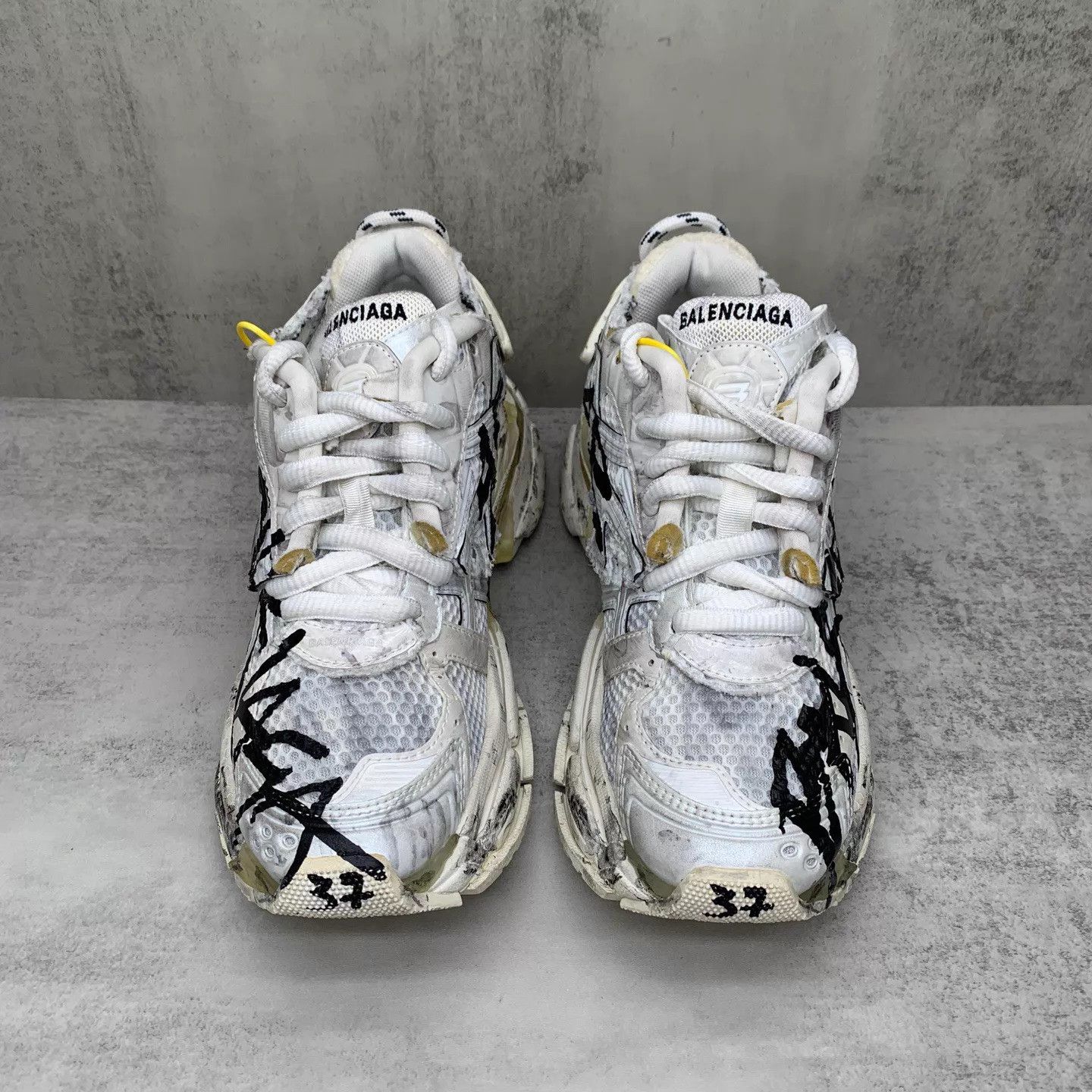 Balenciaga Balenciaga Runner White Graffiti 37 (98 New) Size US 6.5 / IT 36.5 - 4 Thumbnail