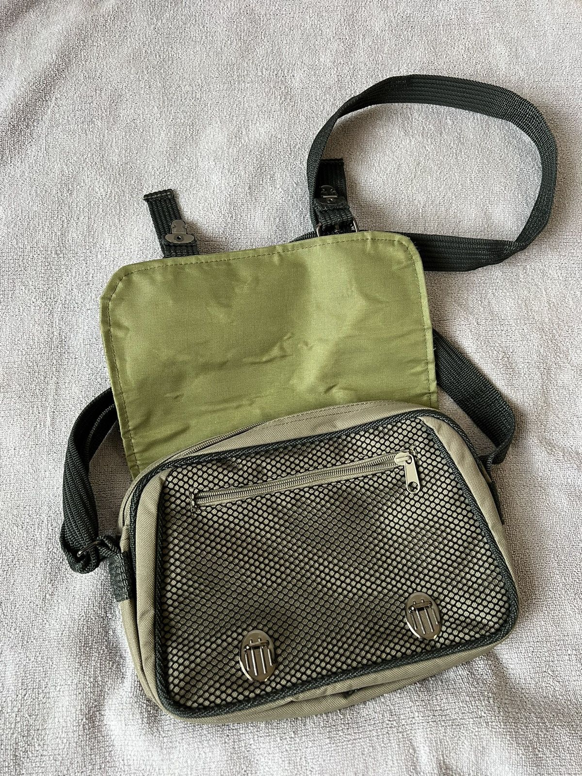 If Six Was Nine × Le Grande Bleu (L.G.B.) Vintage diesel style camouflage avant garde military bag Size ONE SIZE - 7 Thumbnail