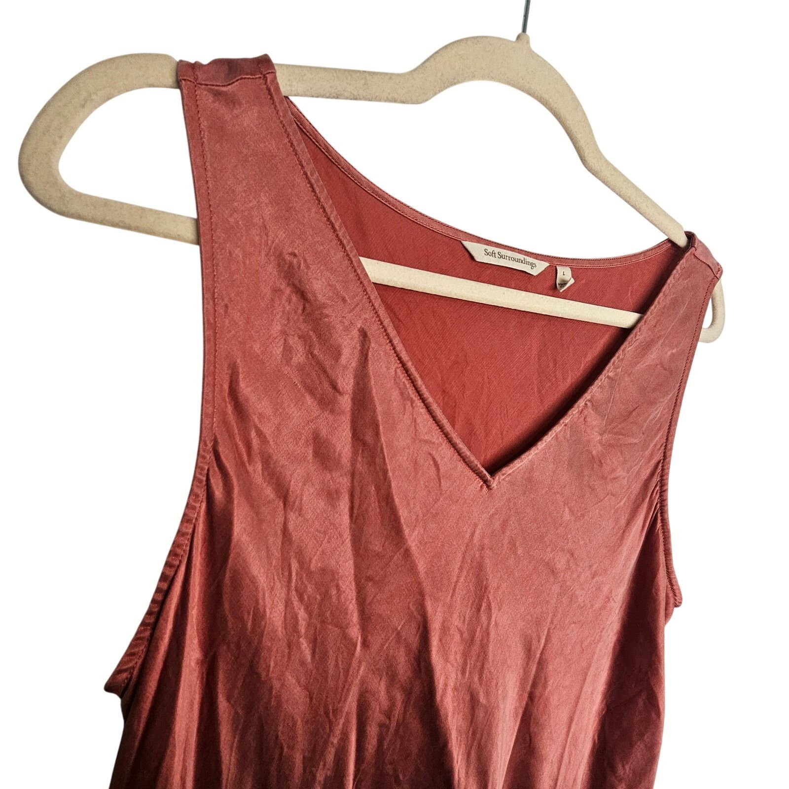 Soft Surroundings Soft Surroundings Womens V-Neck Tank Top Sz L Shiny Classic Size L / US 10 / IT 46 - 4 Thumbnail