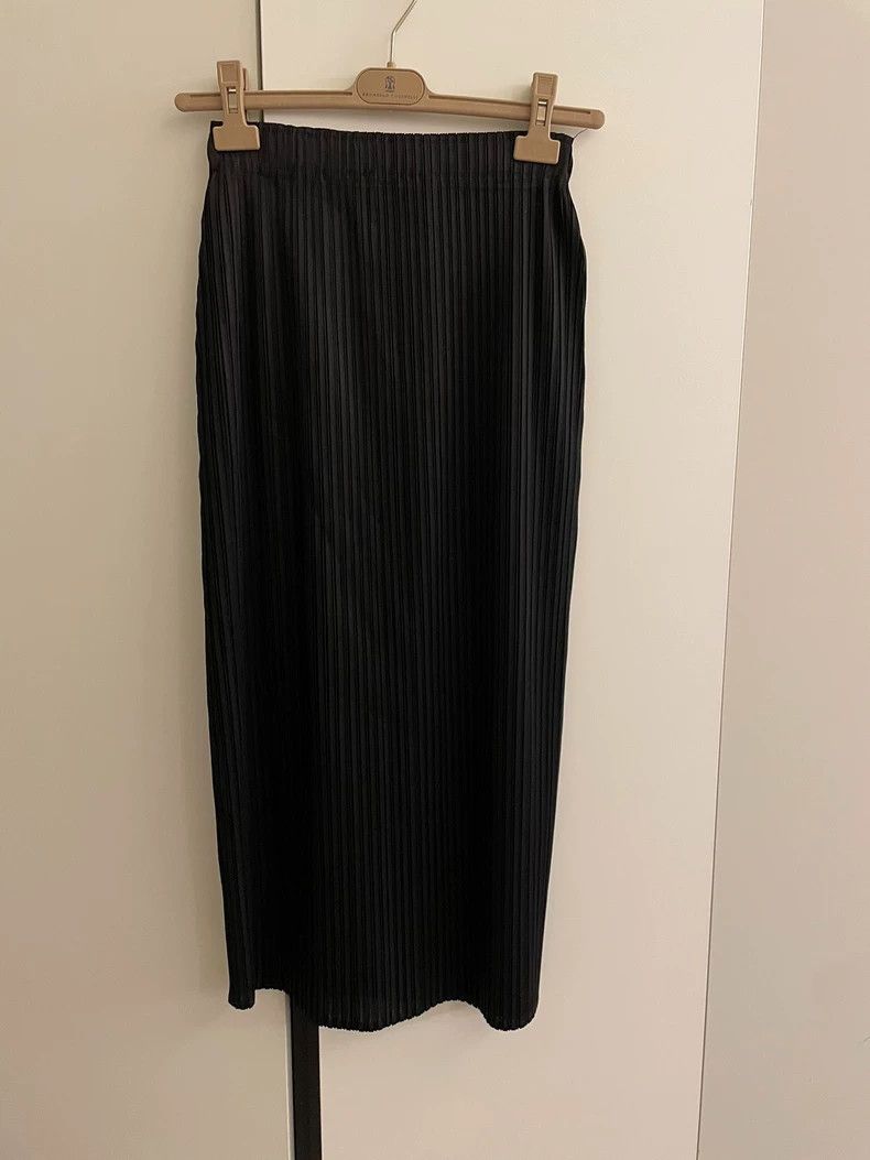 Issey Miyake issey miyake size:2 Black pleated skirt Size 42" / US 20 - 1 Thumbnail