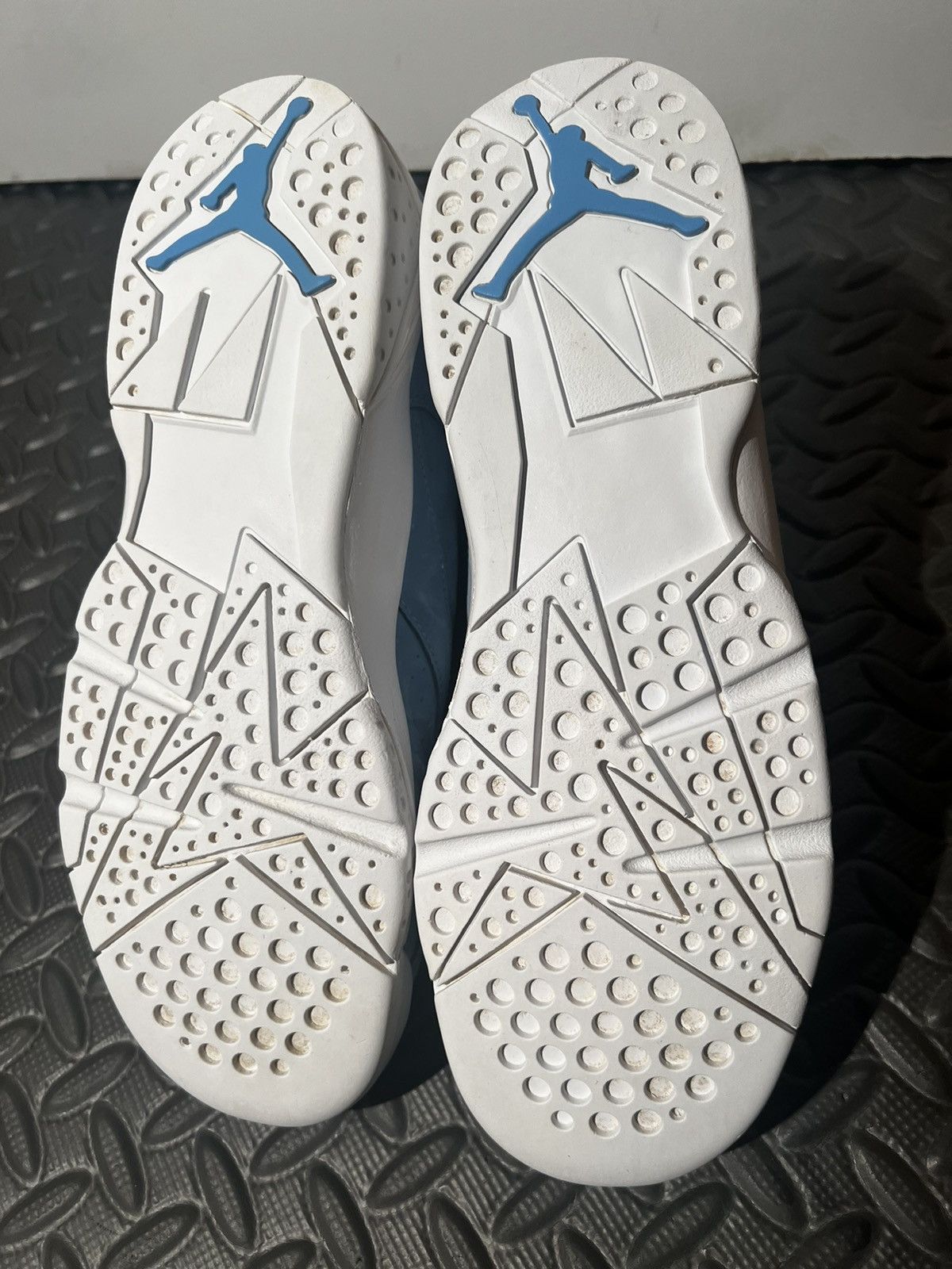 Jordan Brand Air Jordan 7 Retro Pantone Blue size 7 UNC shoes Size US 7 / EU 40 - 7 Thumbnail