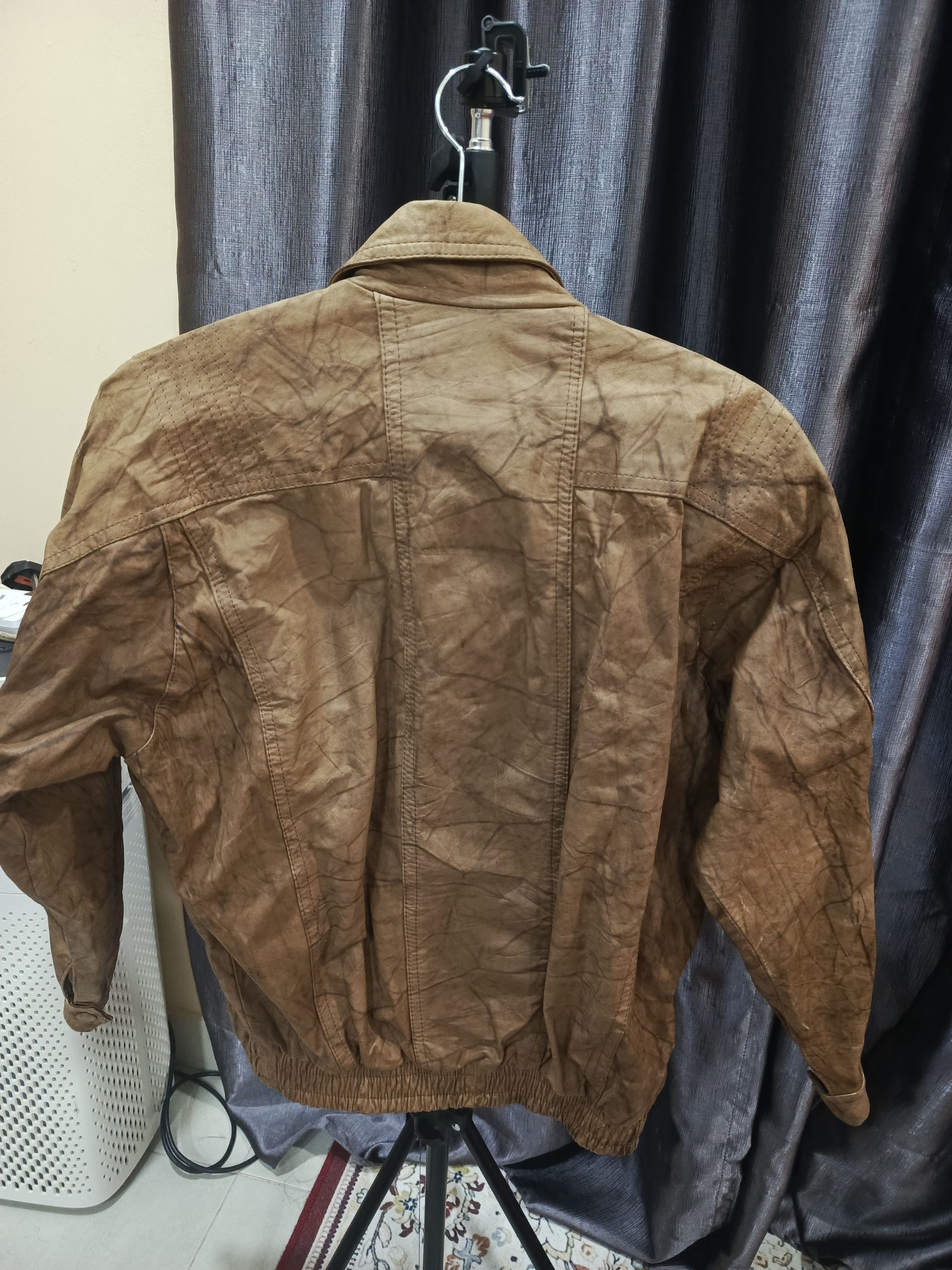 Vintage jacket vintage leather jacket, likely in a bomber, Size US M / EU 48-50 / 2 - 2 Thumbnail