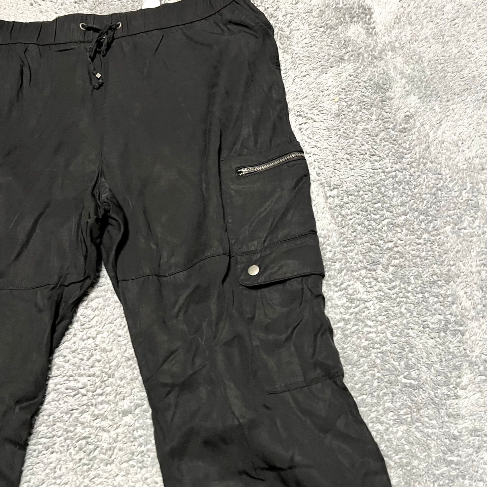 Banana Republic BANANA REPUBLIC Soft Cargo Jogger Pants Womens XL Black Drawstring Size 40" / US 18 - 2 Thumbnail