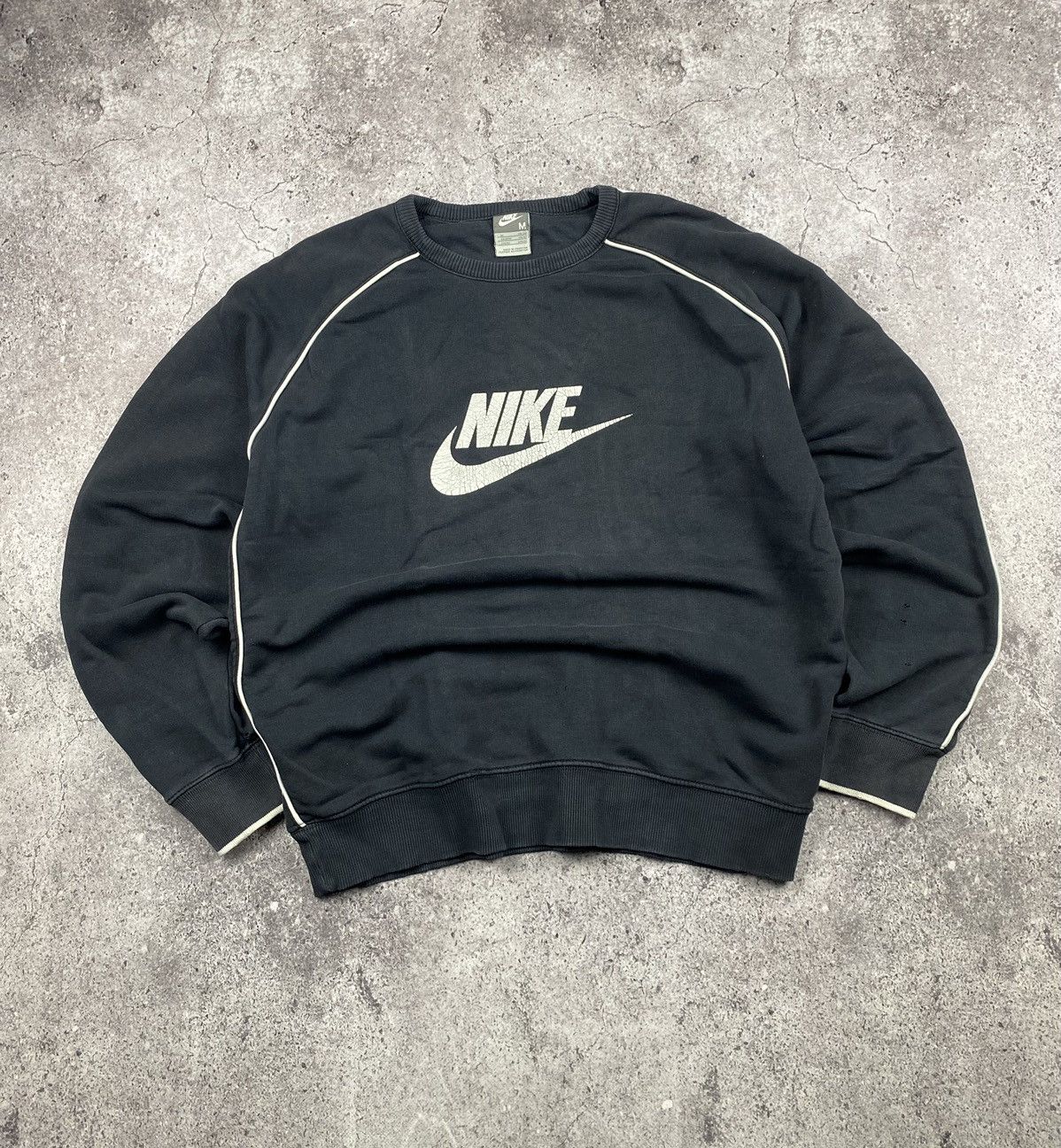 Nike Vintage Nike Distressed Faded big logo Sweatshirt Y2K Japan Size US M / EU 48-50 / 2 - 1 Thumbnail