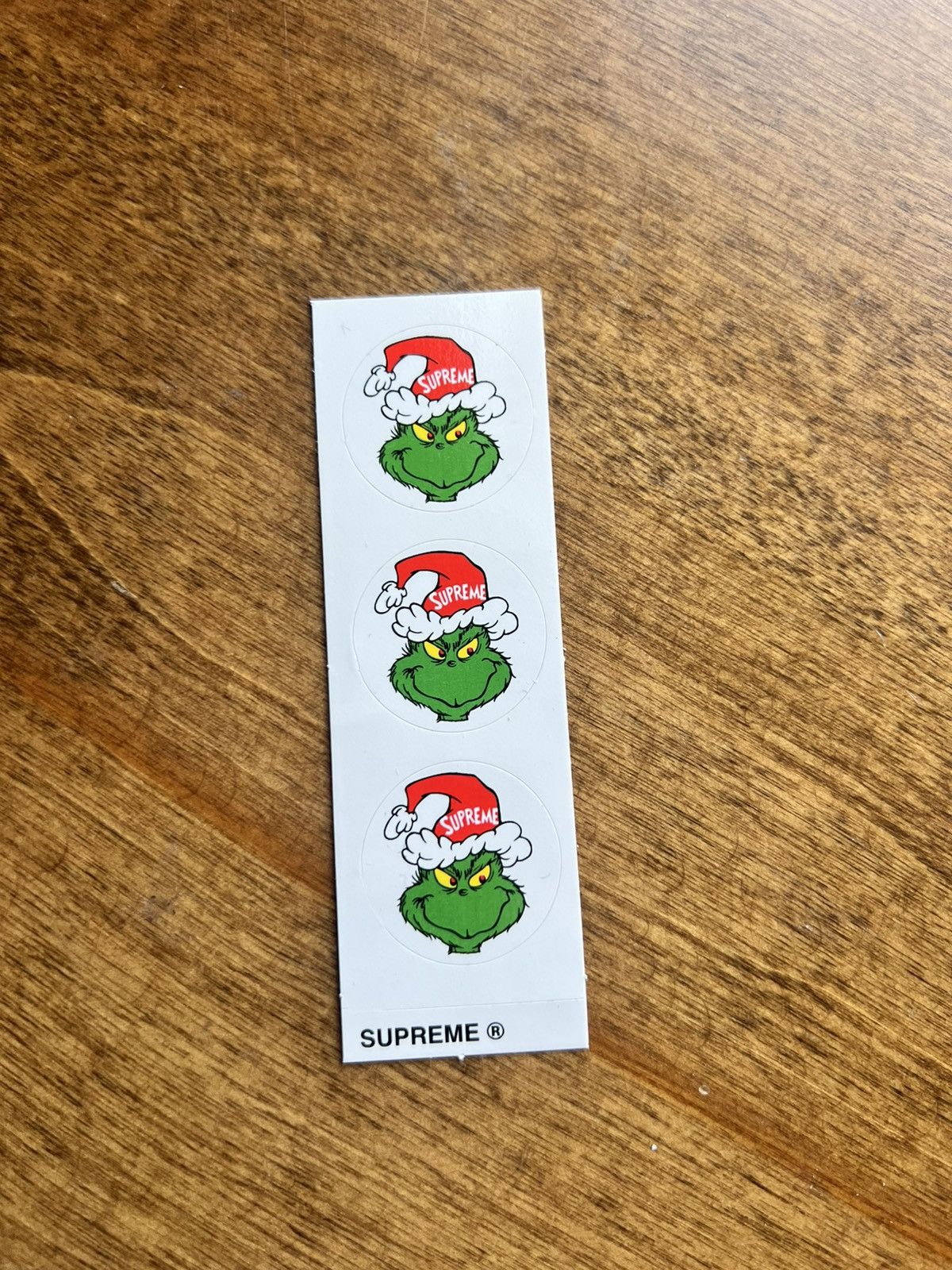 Supreme × Vintage Supreme Grinch Sticker Set Size ONE SIZE - 1 Preview