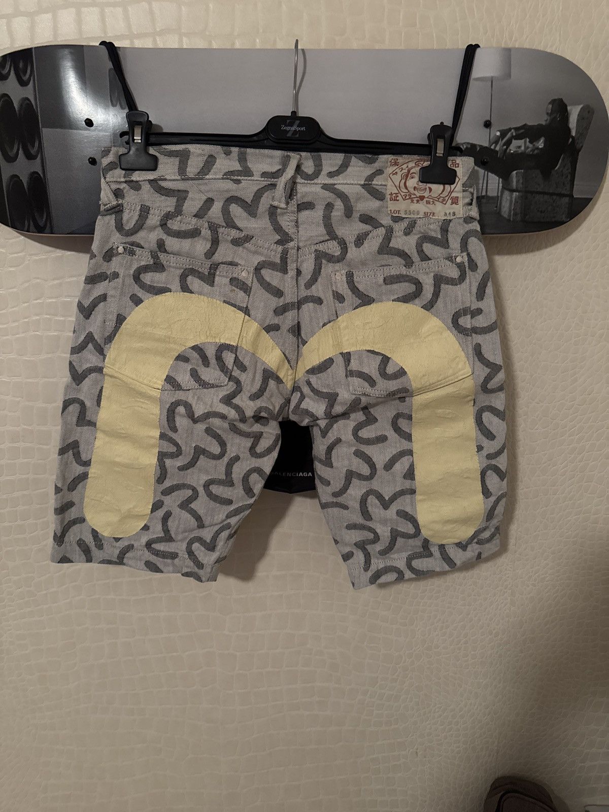 Evisu Evisu all over pattern hand painted jorts Size US 34 / EU 50 - 2 Thumbnail