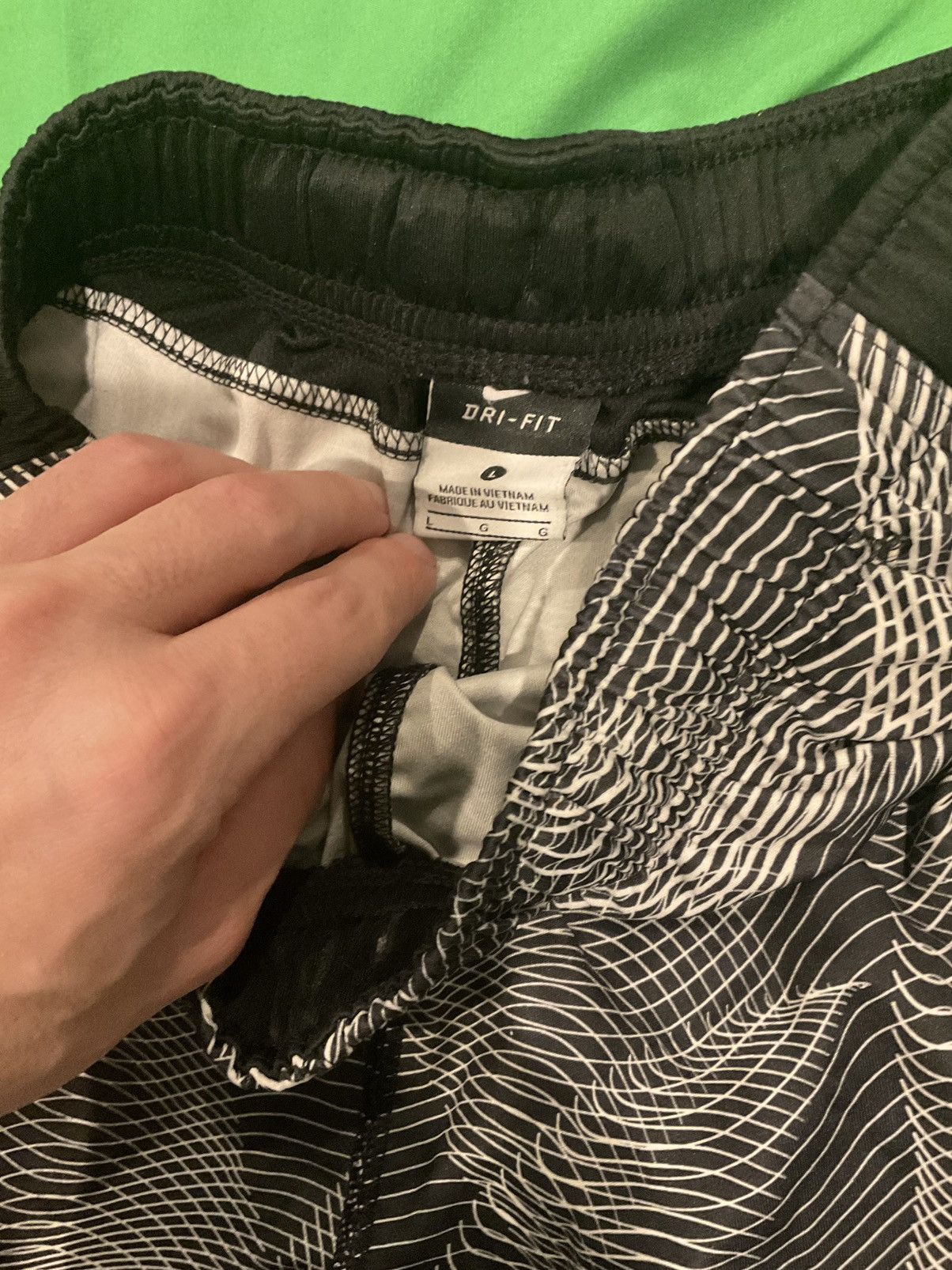 Nike × Vintage Vintage Nike grey and black shorts Size US 32 / EU 48 - 2 Thumbnail