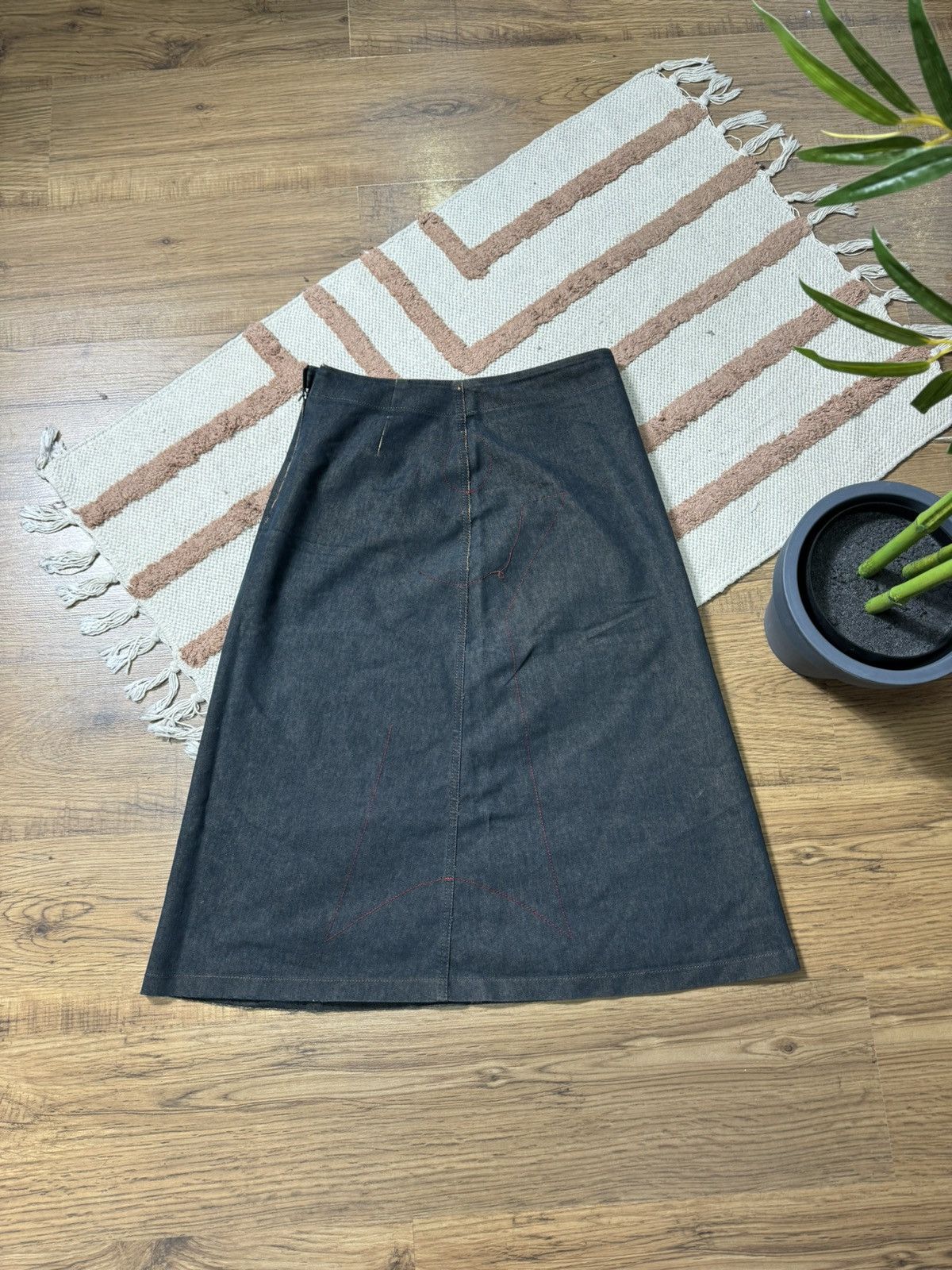 Cop Copine VINTAGE COP COPINE BIG LOGO WASHED DEMIN SKIRT Size 28" / US 6 / IT 42 - 4 Thumbnail