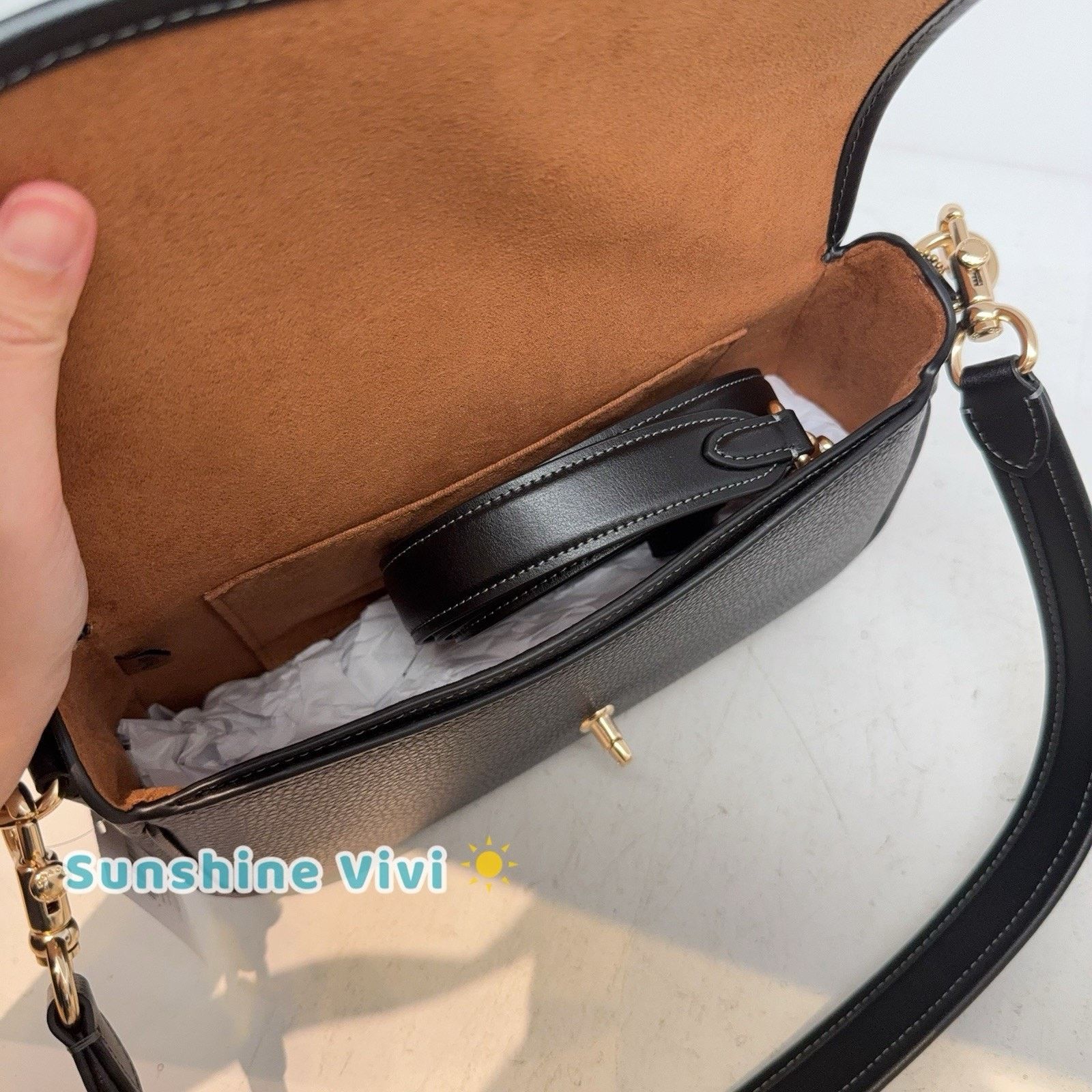 Coach NWT COACH Hadley Shoulder Bag Handbag CY683 Gold/Black Size ONE SIZE - 6 Thumbnail