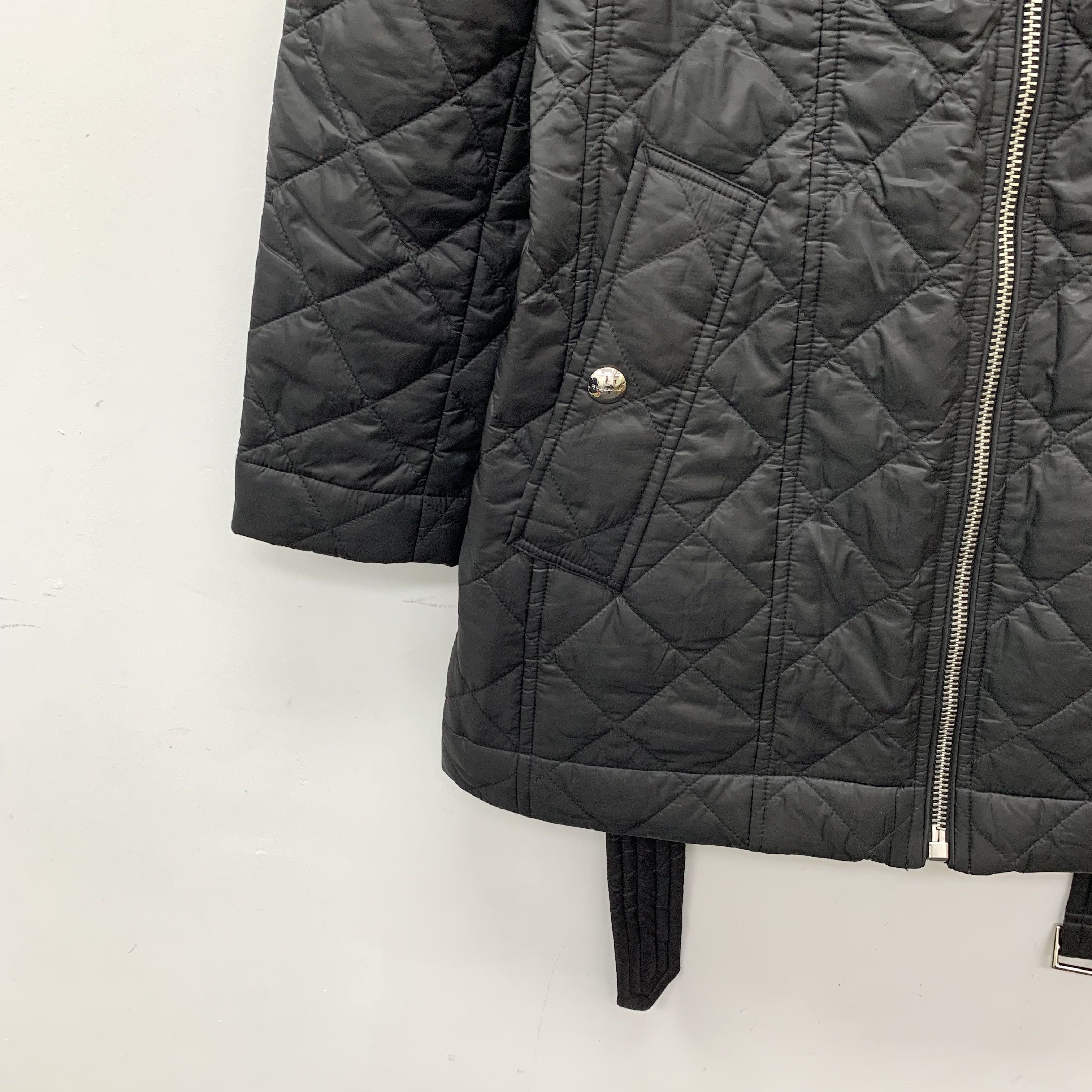 Burberry Burberry Quilted Belted Jacket Black (XS) Size XS / US 0-2 / IT 36-38 - 4 Thumbnail
