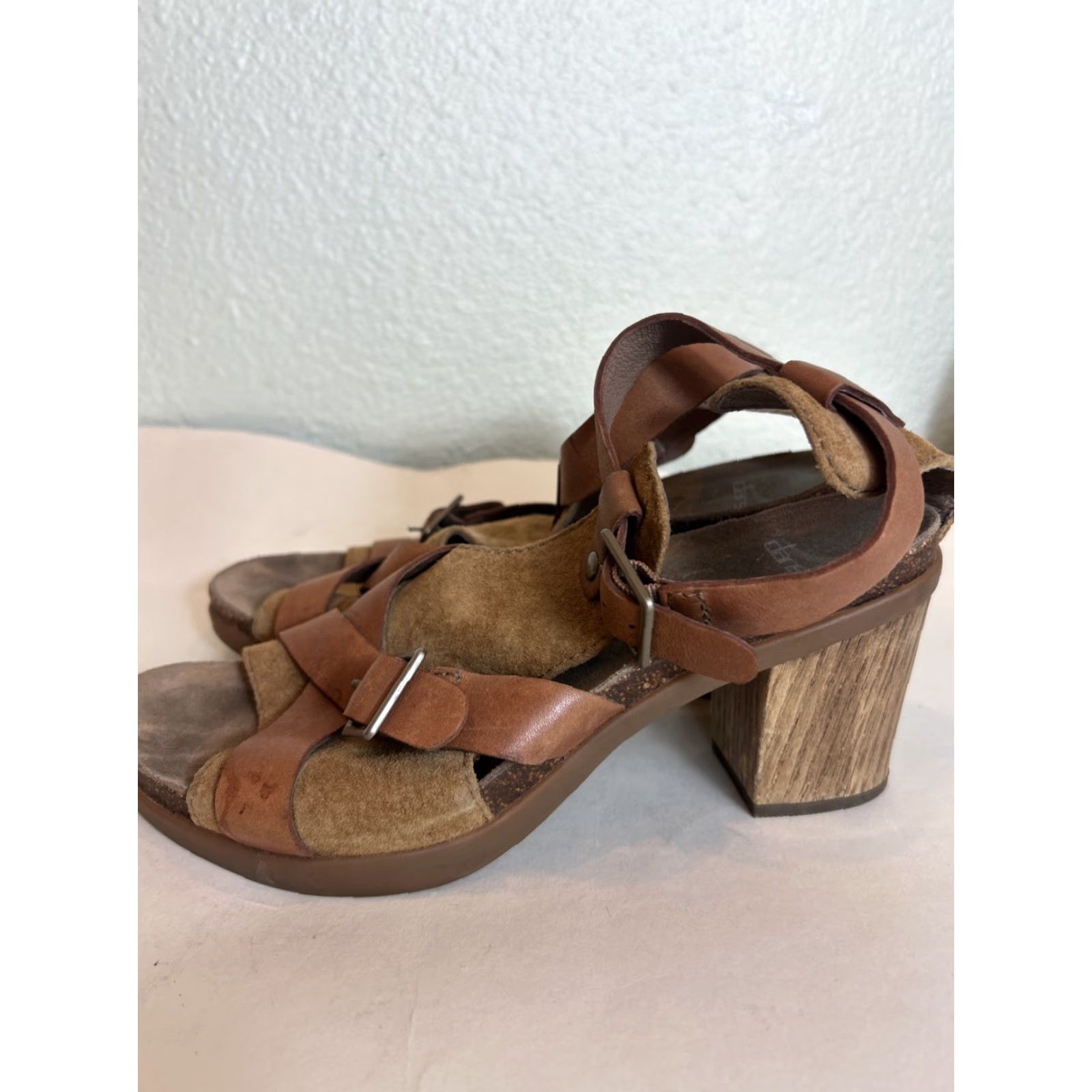 Dansko DANSKO Dominique Leather Suede Chunky Heel Sandal Womens EU 38/US 7.5 Brown Leather Size US 8 / IT 38 - 7 Thumbnail