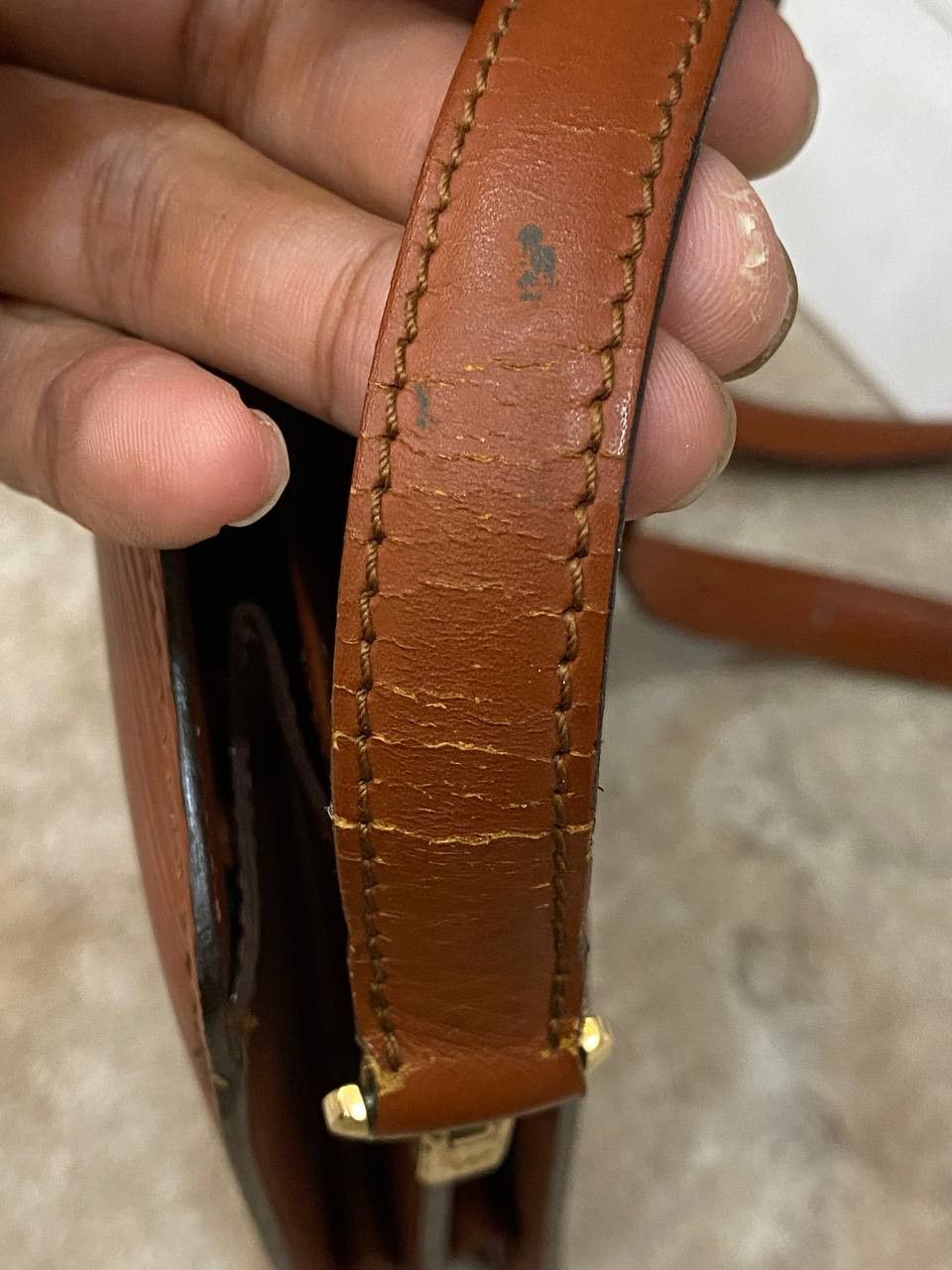 Louis Vuitton Louis Vuitton Epi Leather Capuchin Shoulder Bag Kenyan Brown Size ONE SIZE - 9 Thumbnail