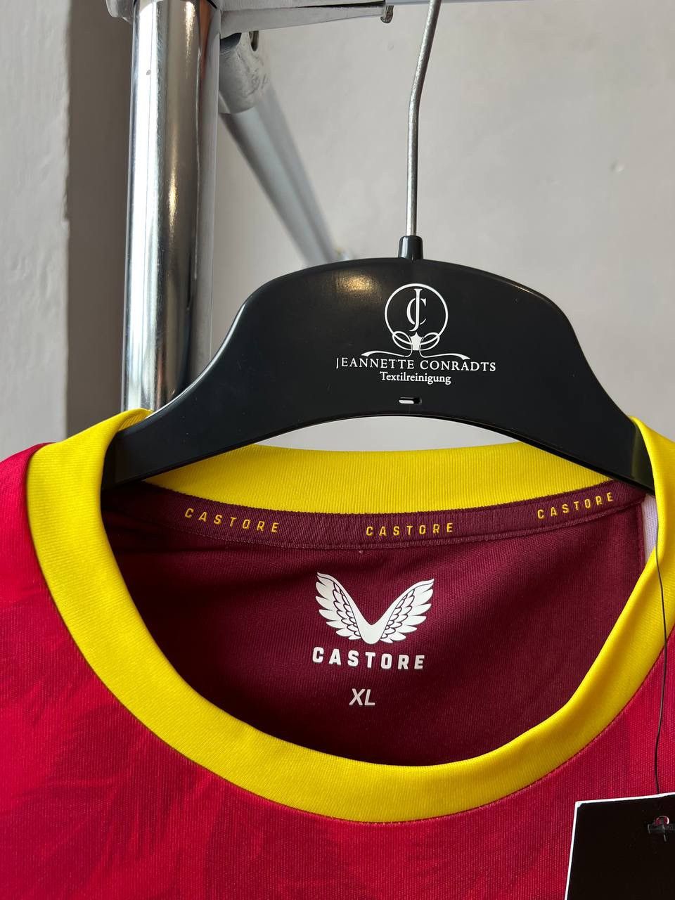 Castore NEW! 2022/23 WEST INDIES TEAM RARE DESIGN CRICKET JERSEY XL Size US XL / EU 56 / 4 - 7 Thumbnail