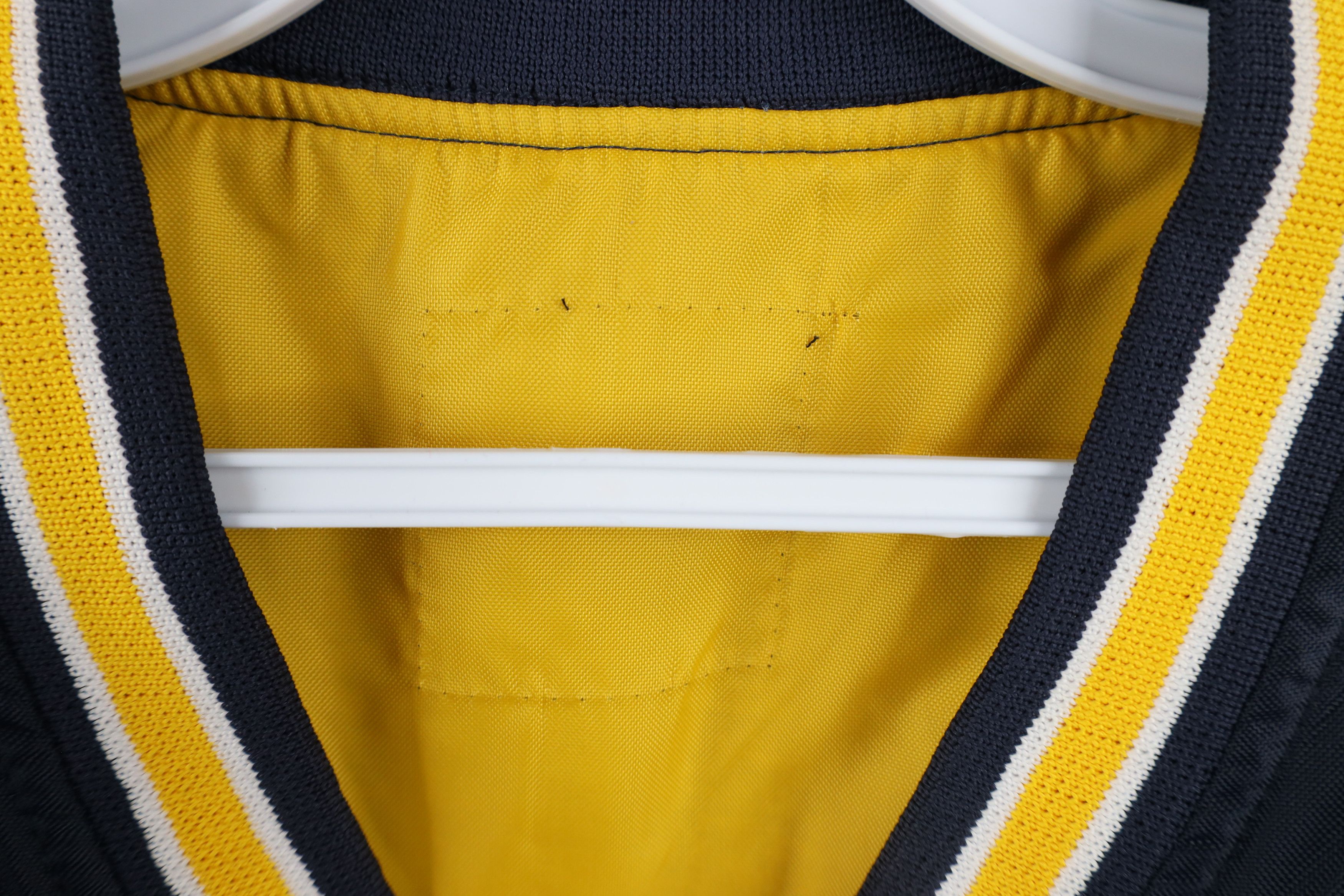 Vintage Vintage 90s Lined Virginia University Windbreaker Jacket Size US XL / EU 56 / 4 - 10 Thumbnail