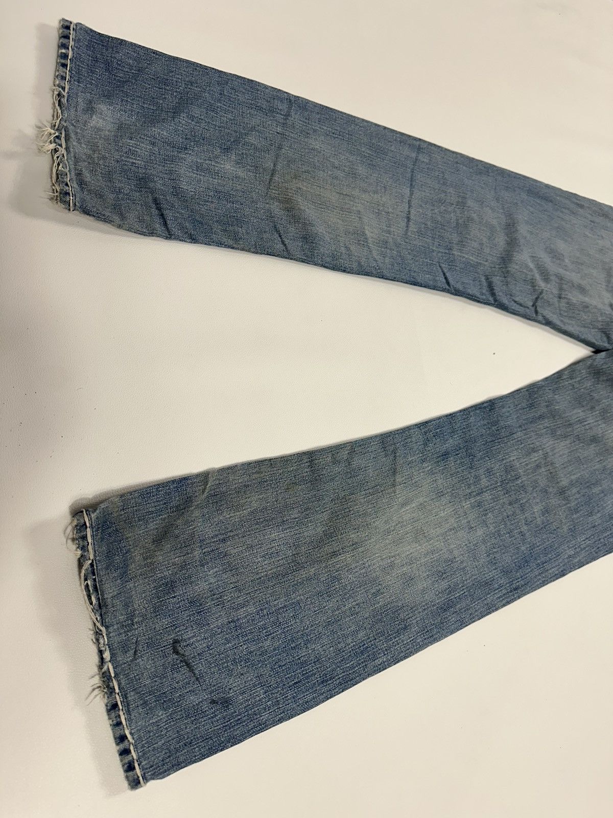 True Religion True Religion Bobby Super T Distressed Denim Size US 31 - 15 Thumbnail