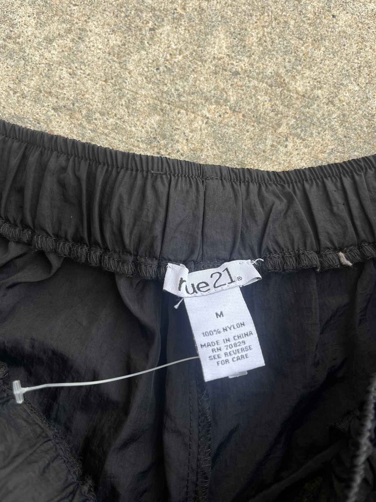 Other Black cargo parachute pants Size US 32 / EU 48 - 6 Thumbnail