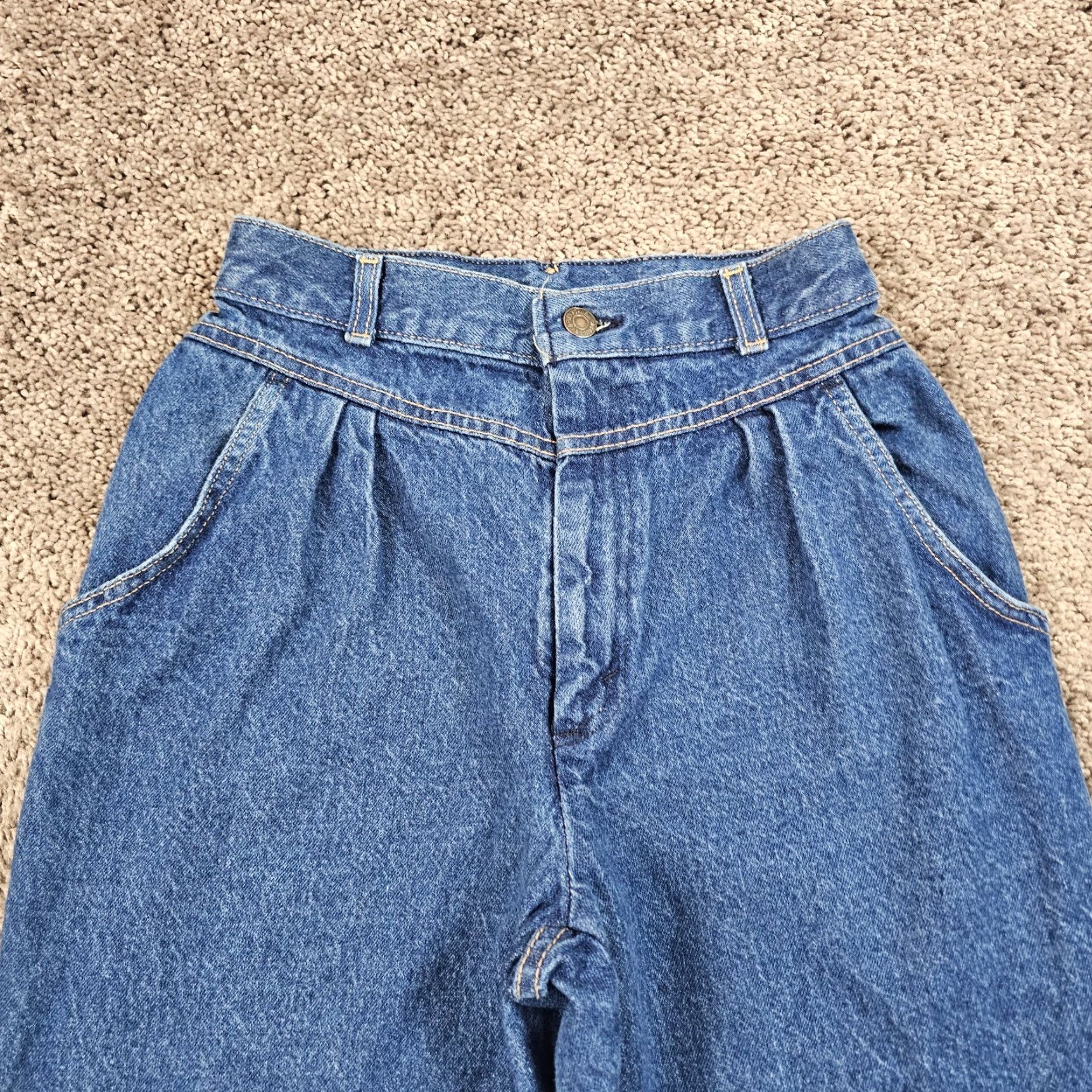 Levi's VINTAGE Levi's Jeans Tapered High Rise Dark Wash Women's Size 9 23x29 80s Denim Size 30" / US 8 / IT 44 - 2 Thumbnail